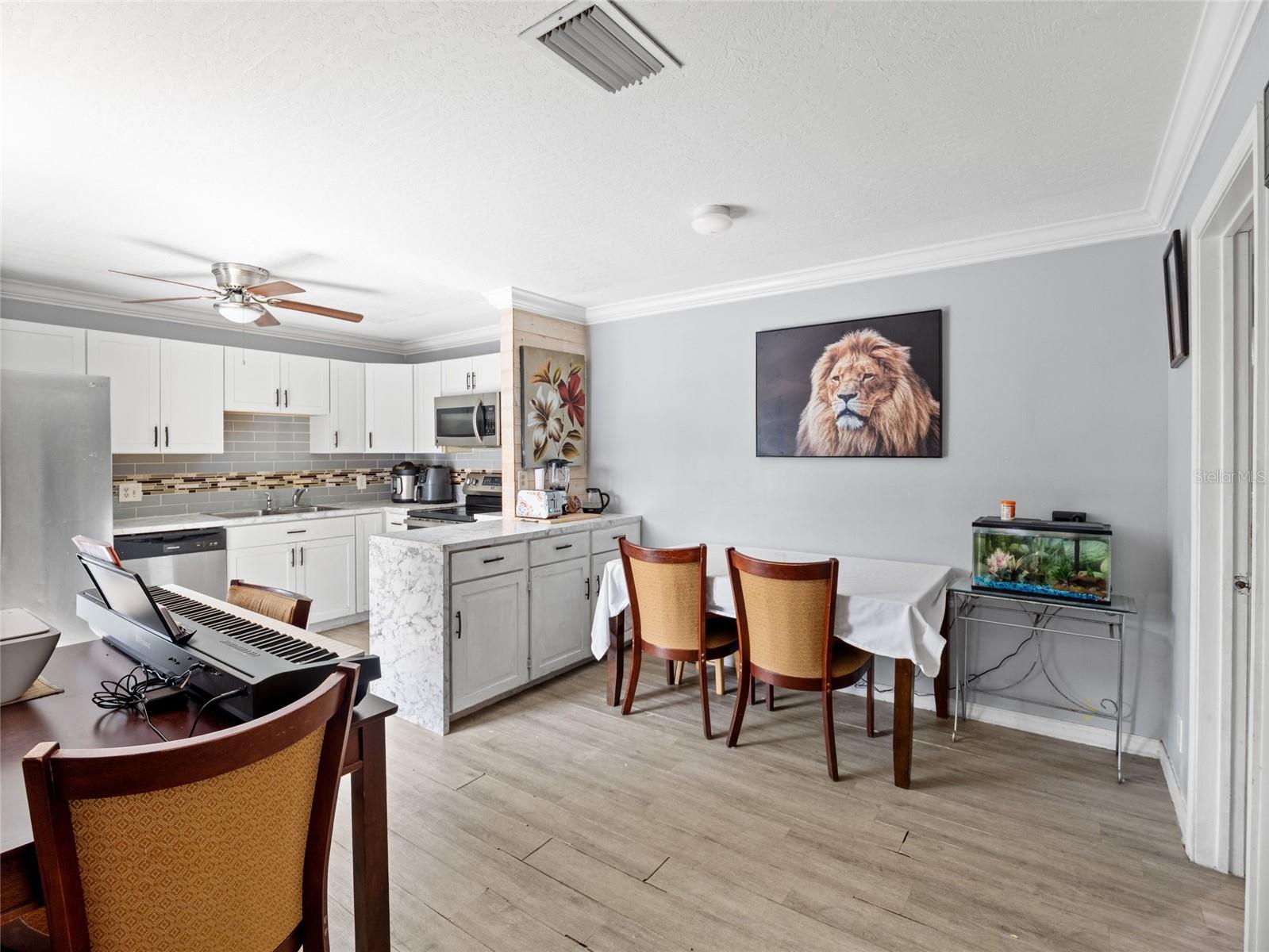 VISTA OAKS WEST - Residential