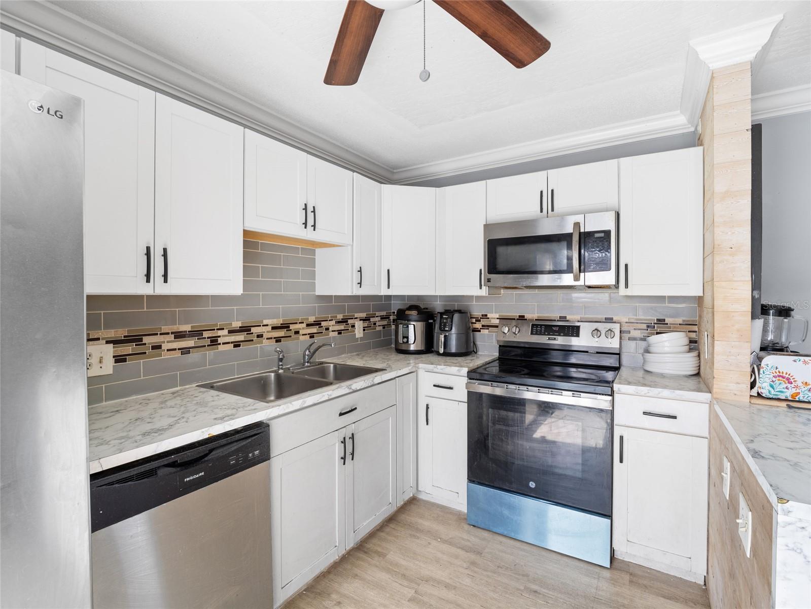 VISTA OAKS WEST - Residential
