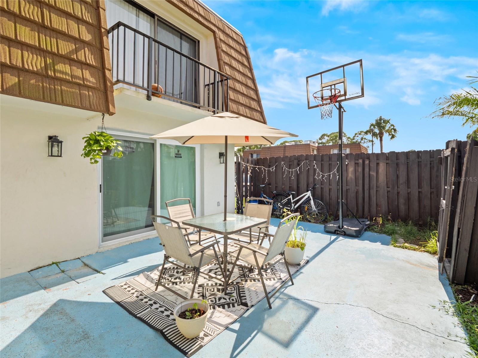 VISTA OAKS WEST - Residential