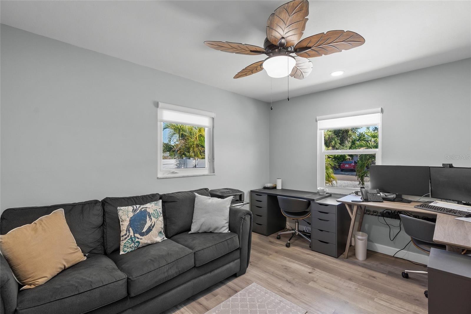 COUNTRY CLUB ESTATES - Residential