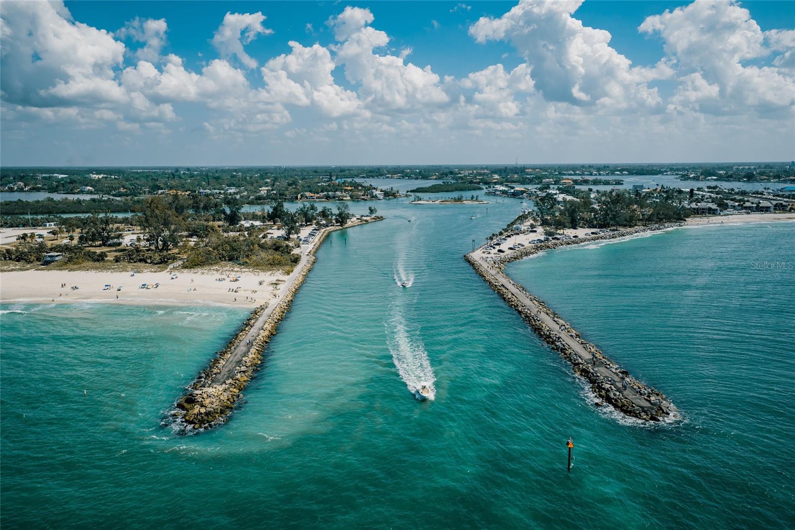 COUNTRY CLUB ESTATES - Residential