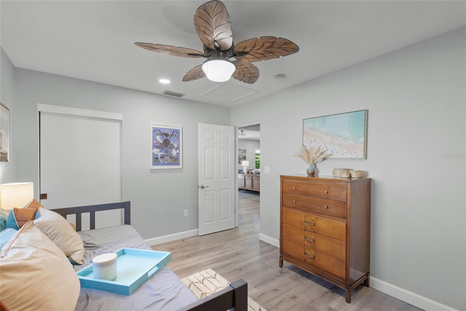COUNTRY CLUB ESTATES - Residential