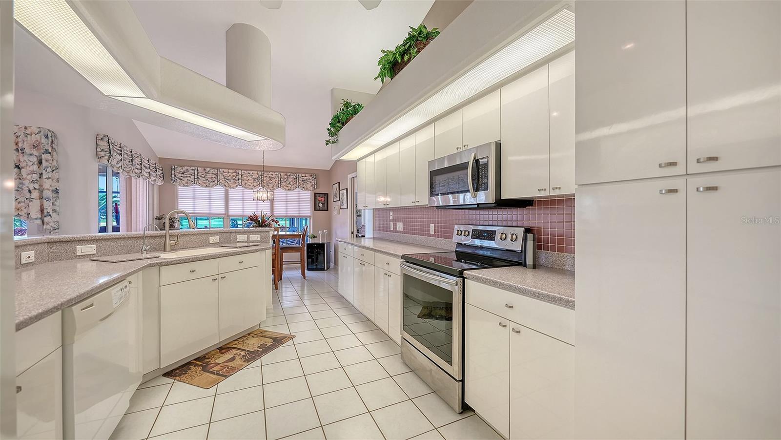 GOVERNORS GREEN - Residential