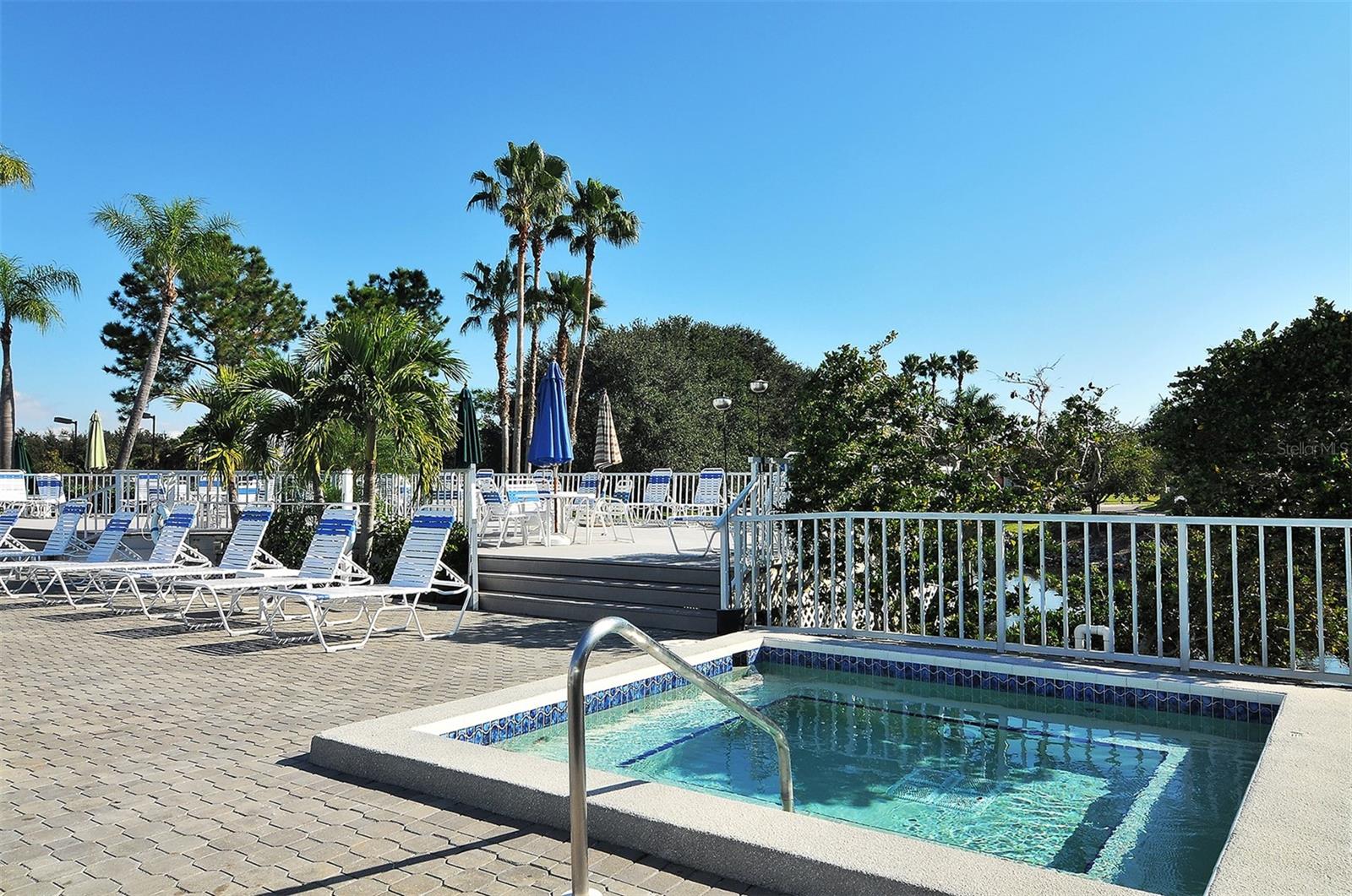 GOVERNORS GREEN - Residential