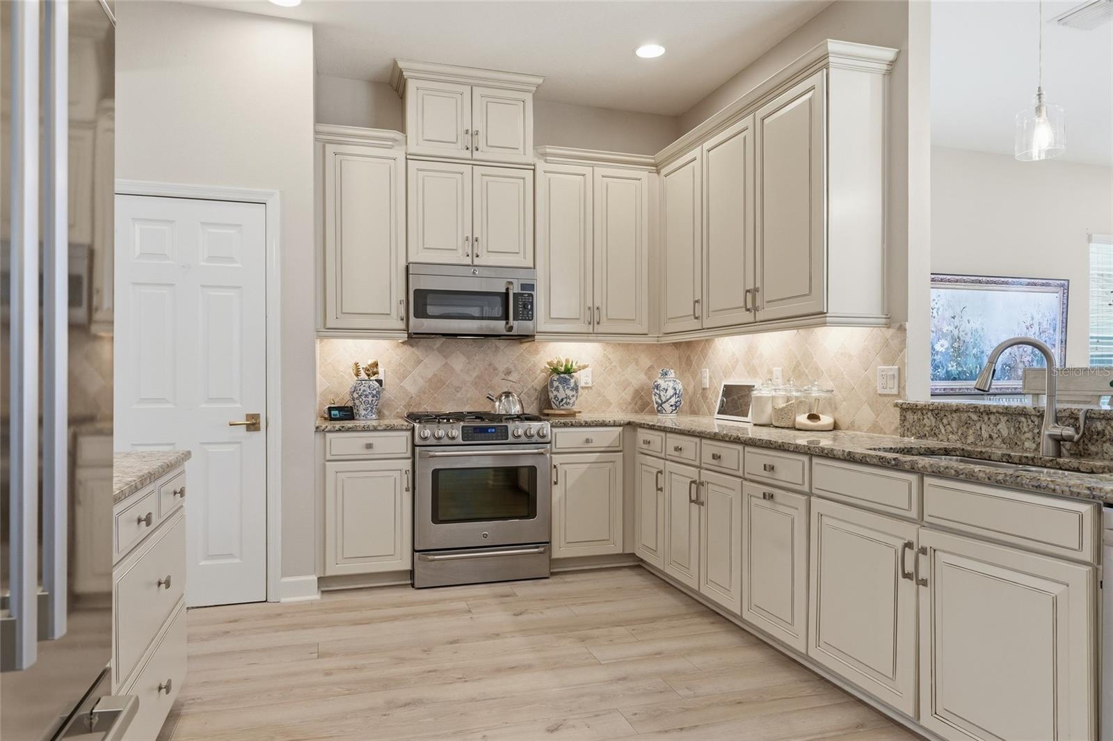 WINTHROP VILLAGE PH TWO-E - Residential