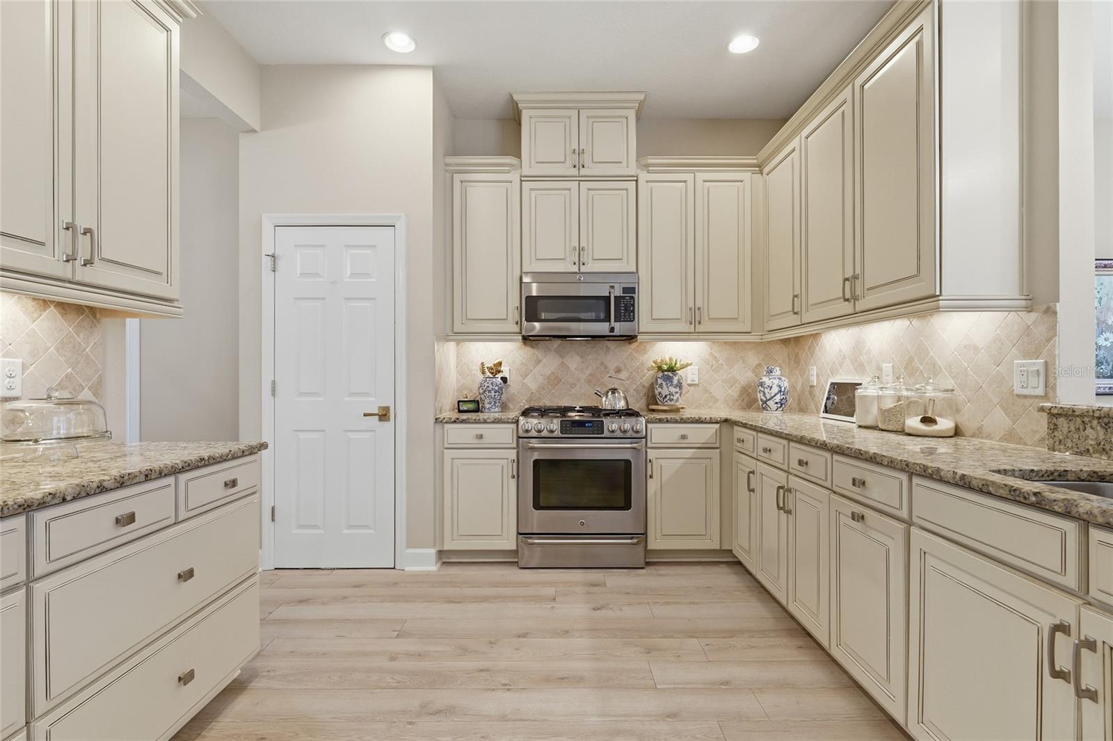 WINTHROP VILLAGE PH TWO-E - Residential