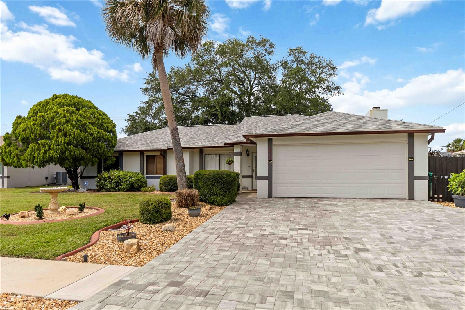 RAINTREE BY LAKE - Residential