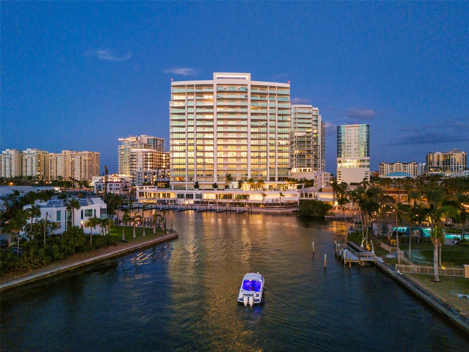 RITZ CARLTON RESIDENCES - Residential