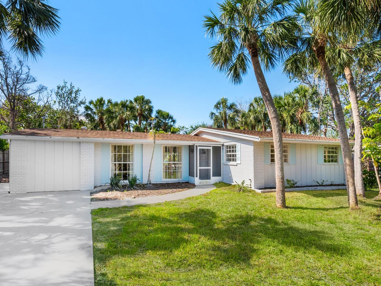 SIESTA ISLES - Residential