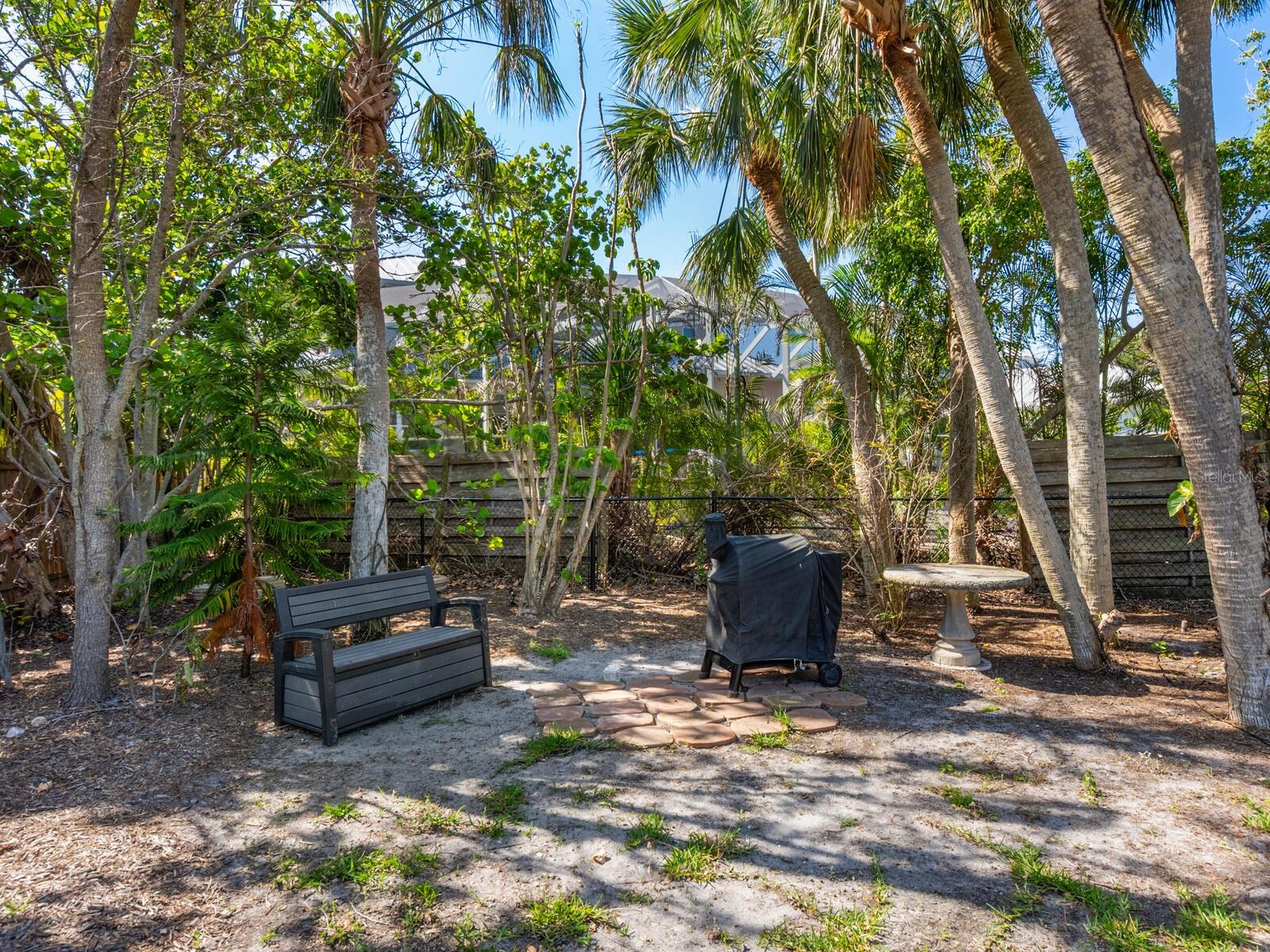 SIESTA ISLES - Residential