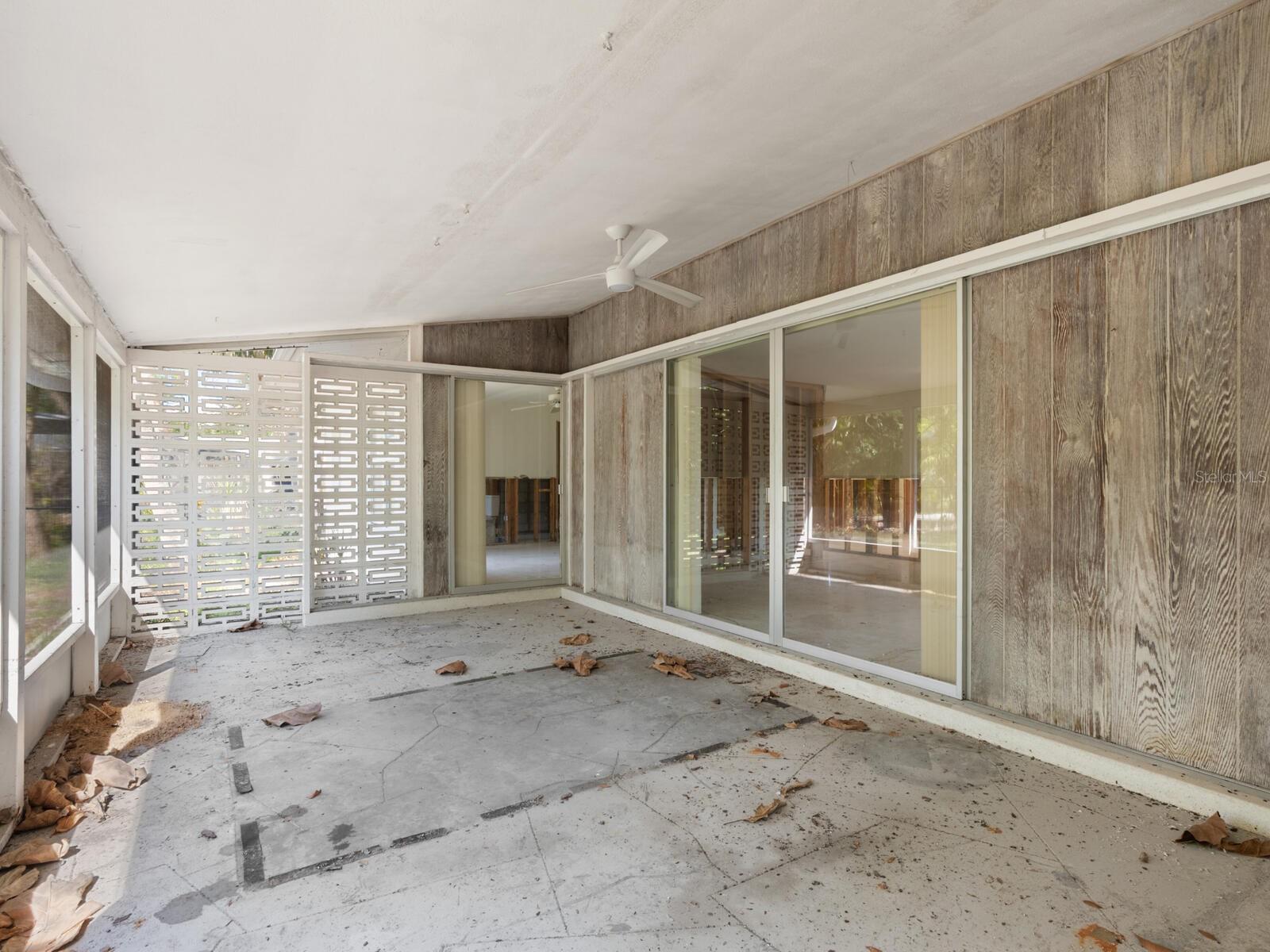 SIESTA ISLES - Residential
