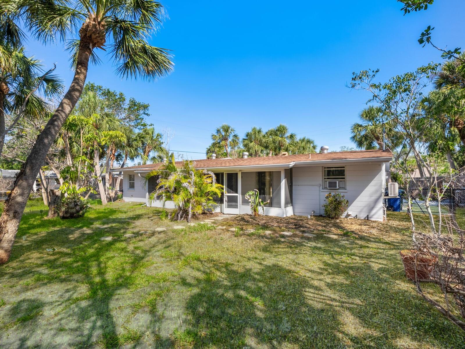 SIESTA ISLES - Residential