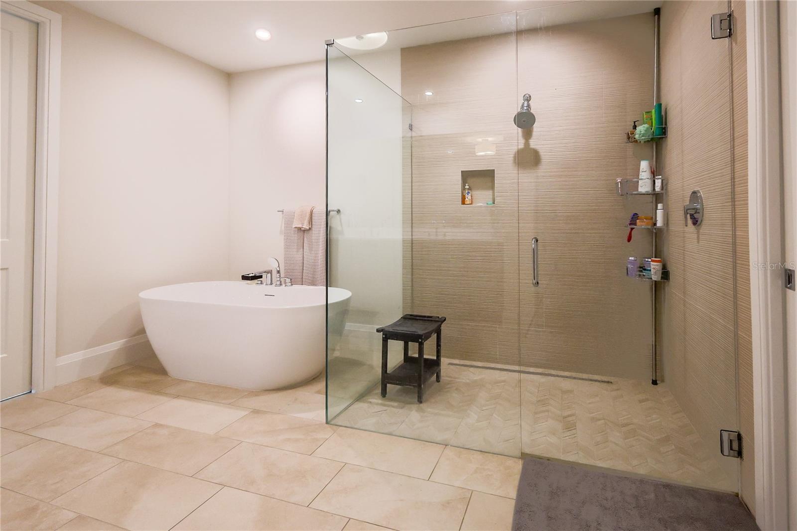 ALTURA BAYSHORE CONDO - Residential Lease