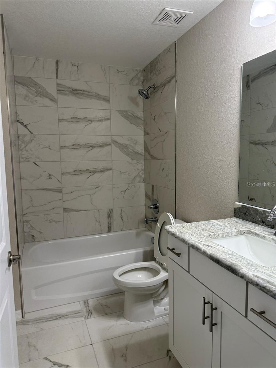 CITRUS SPGS UNIT 01 - Residential Lease