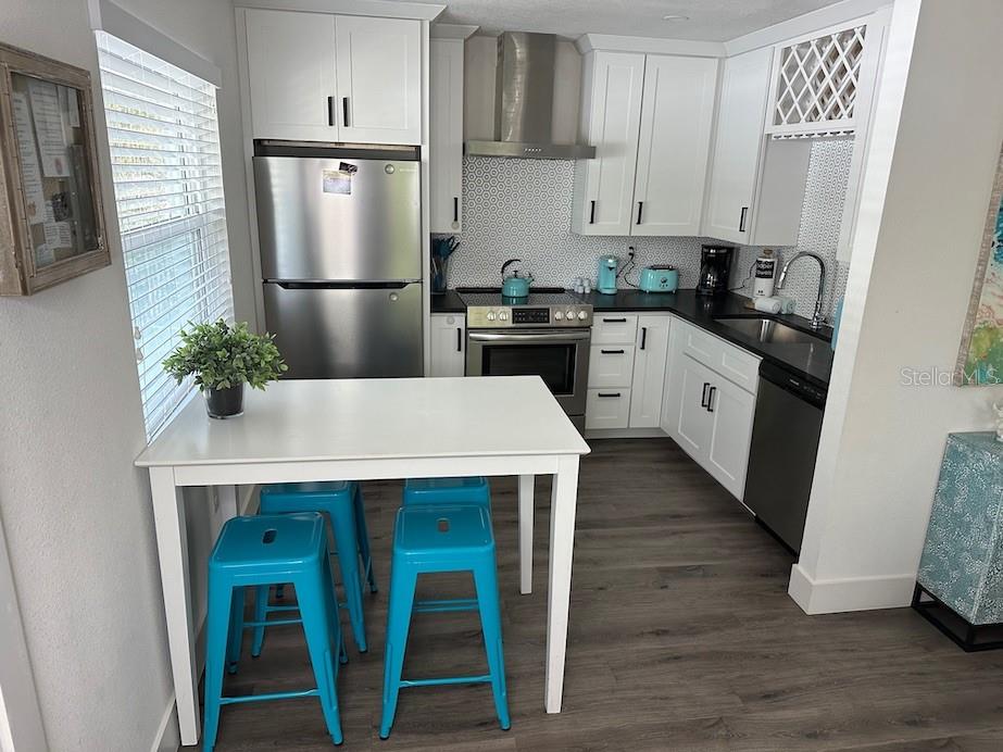 POS SUB OF BLKS G & H - Residential Lease