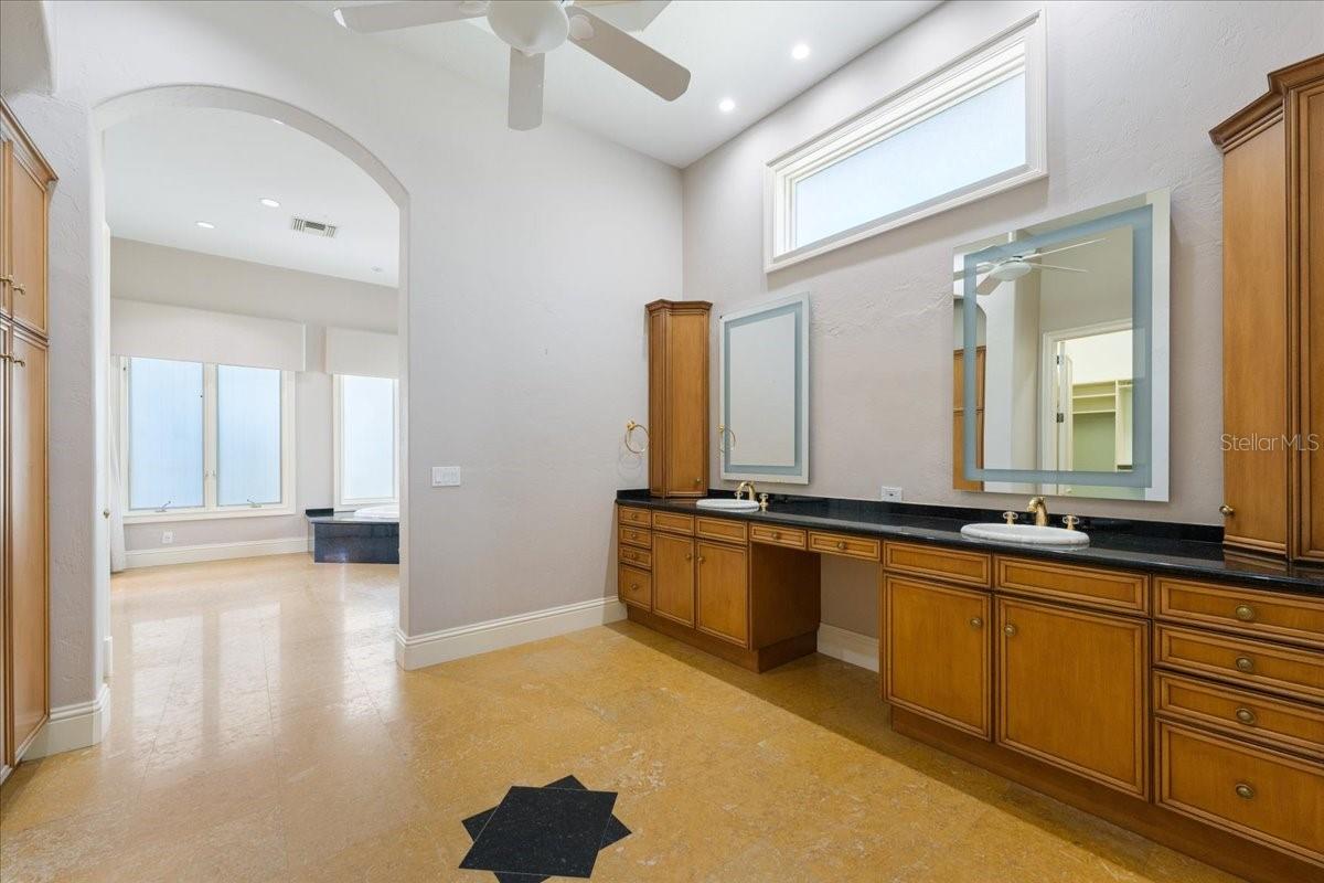 BELLA WOODS IN UNIT 32 - Residential