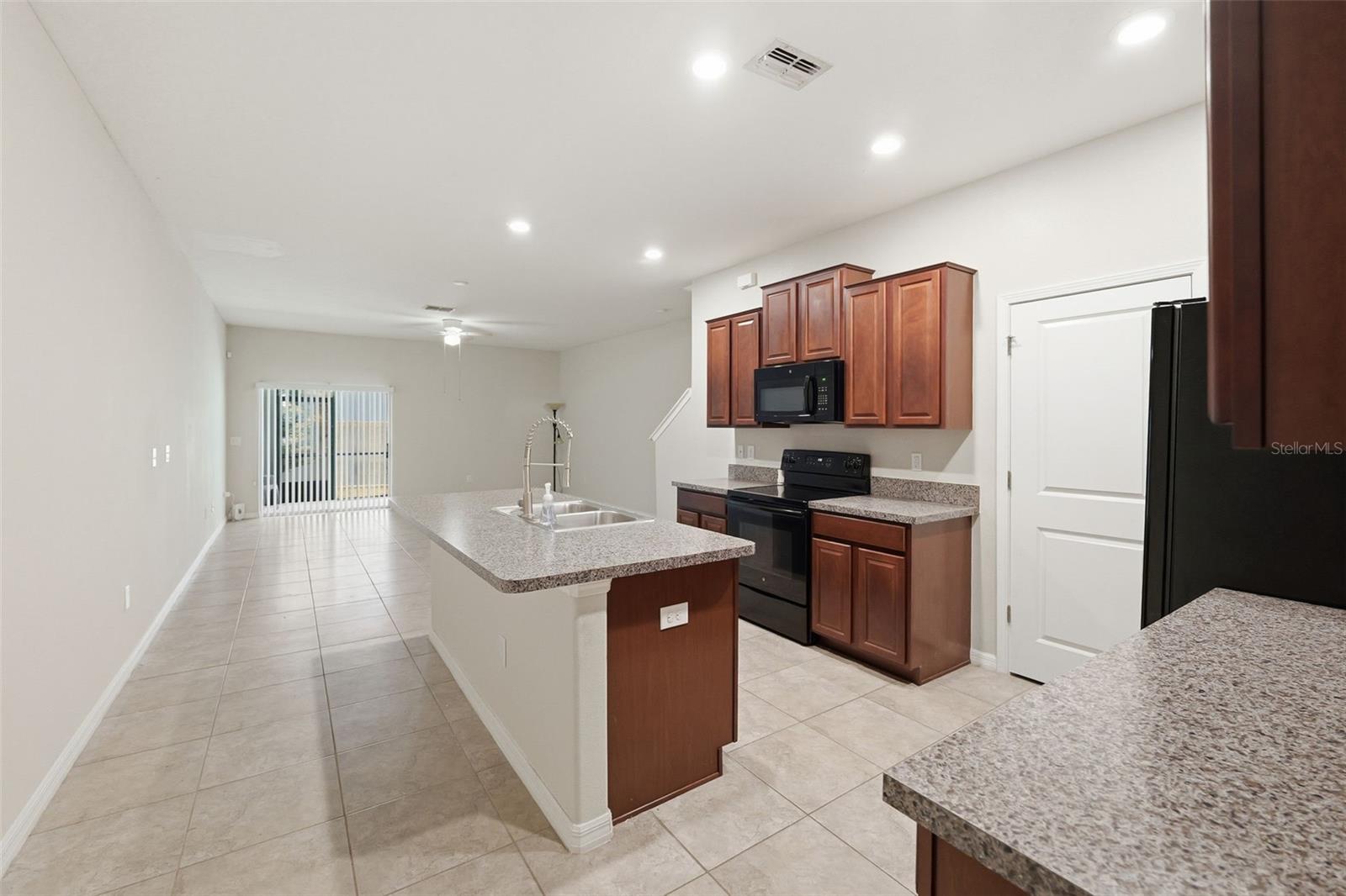 RIVERVIEW LAKES - Residential