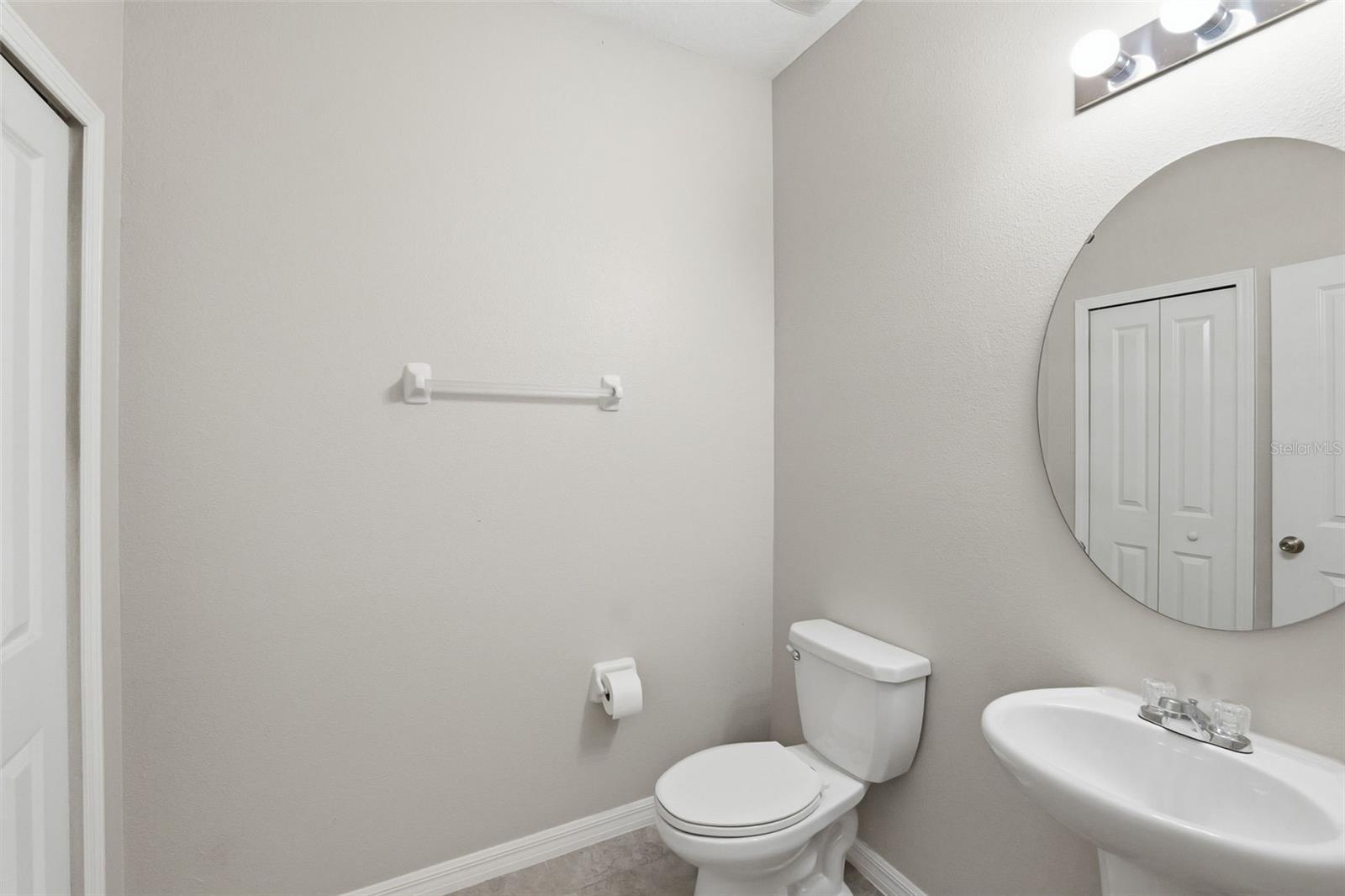 RIVERVIEW LAKES - Residential