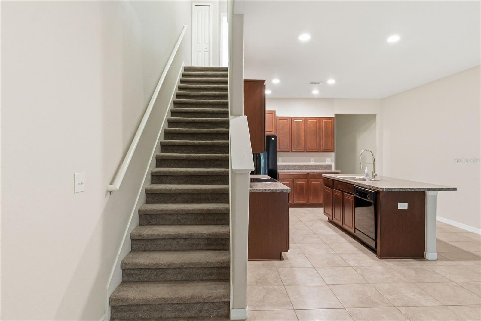 RIVERVIEW LAKES - Residential