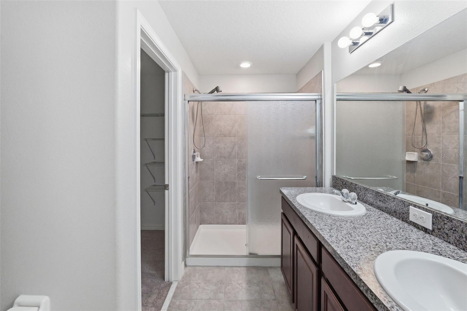 RIVERVIEW LAKES - Residential