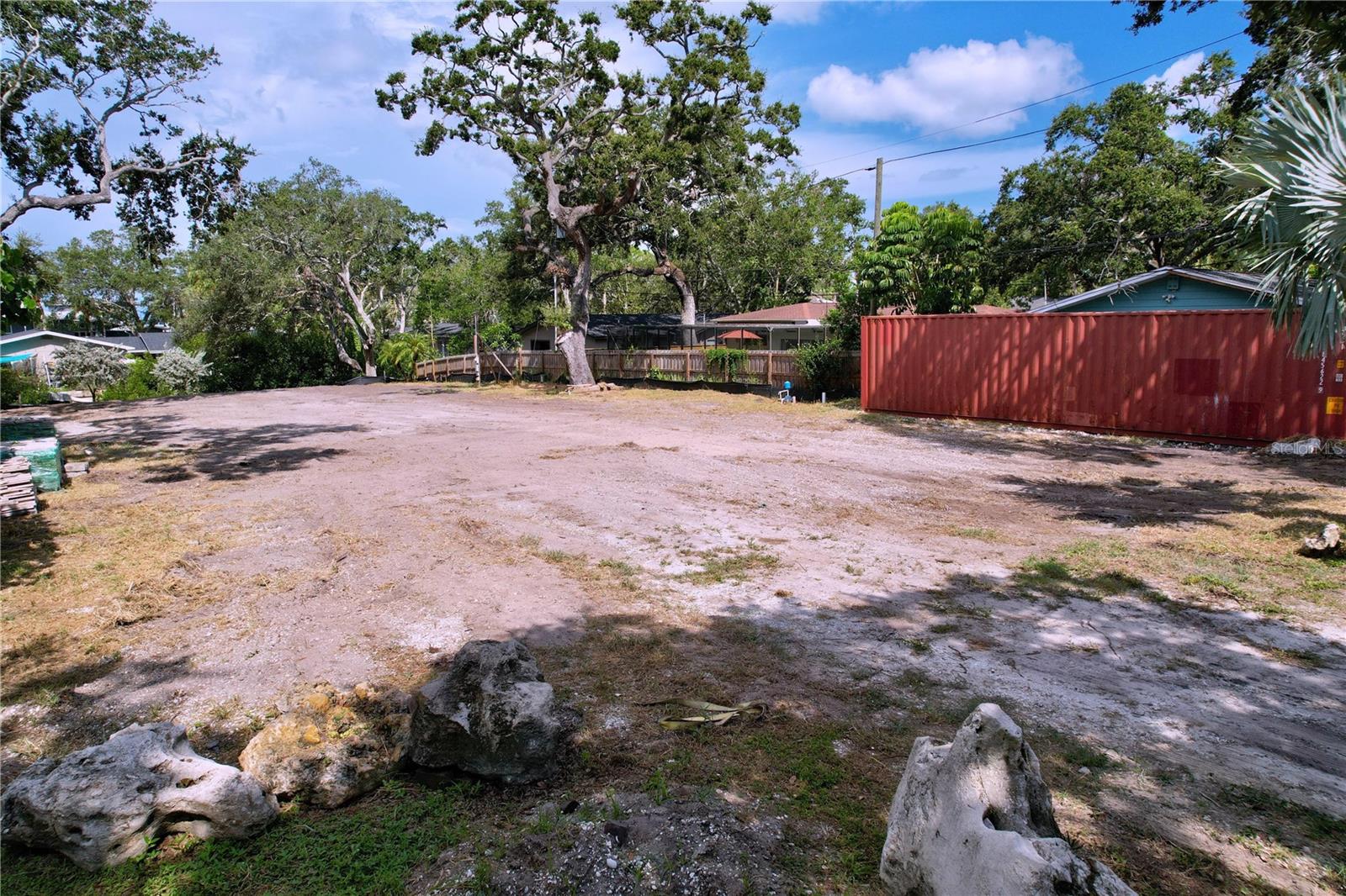 JUNGLE COVE - Land