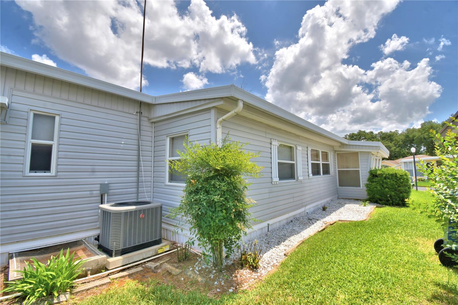 ARIANA SHORES MHP - Residential