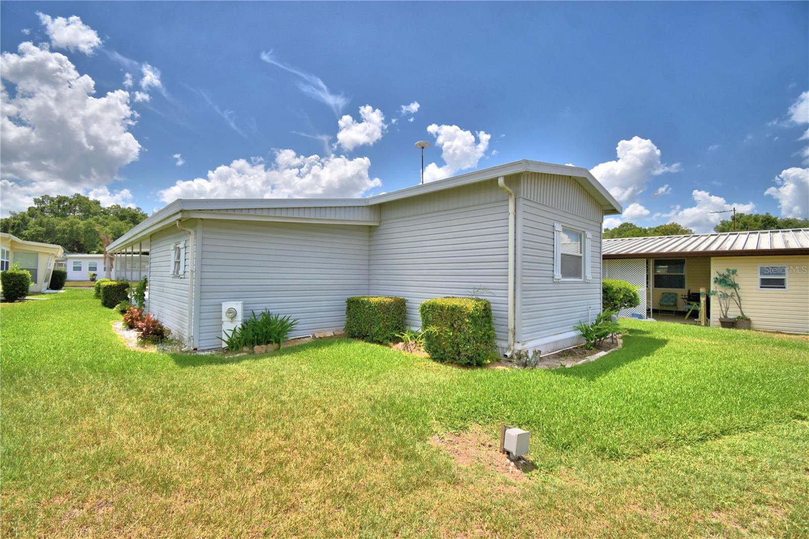 ARIANA SHORES MHP - Residential