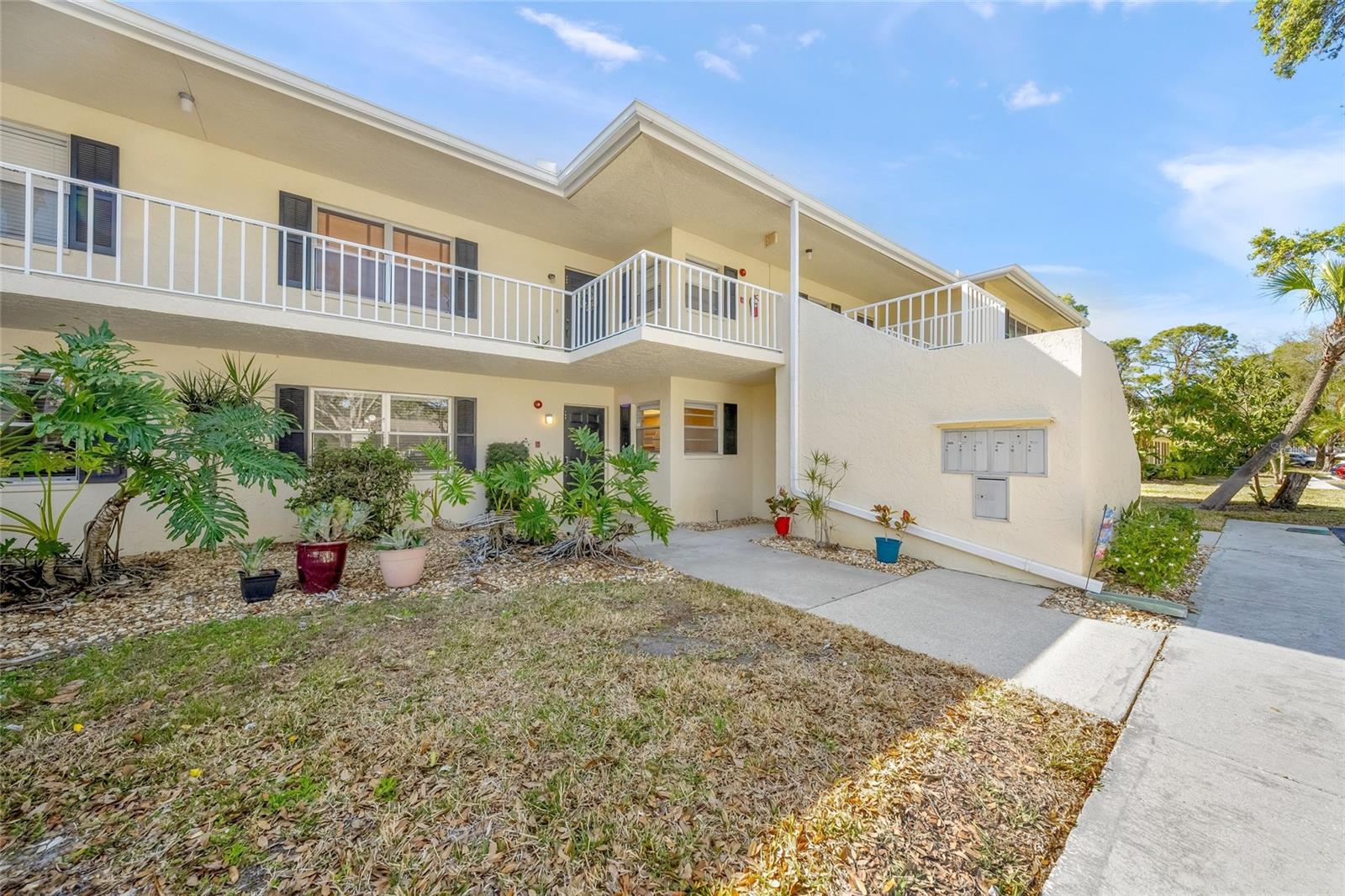 "MOTIVATED SELLER"  Live the Florida golf lifestyle! This 2-bedroom, 2-bath first-floor condo sits directly on the 7th hole of the Palm Aire Champions Course, offering tranquil fairway views right from your living space.

Tile floors throughout make for easy upkeep, while the open floor plan creates a bright and inviting atmosphere. The first-floor location means no steps and easy access — perfect for seasonal or year-round living.

Relax on your lanai watching golfers pass by, enjoy the beautifully maintained grounds, and take advantage of Palm Aire’s prime location near UTC shopping, dining, and just a short drive to the Gulf beaches.
