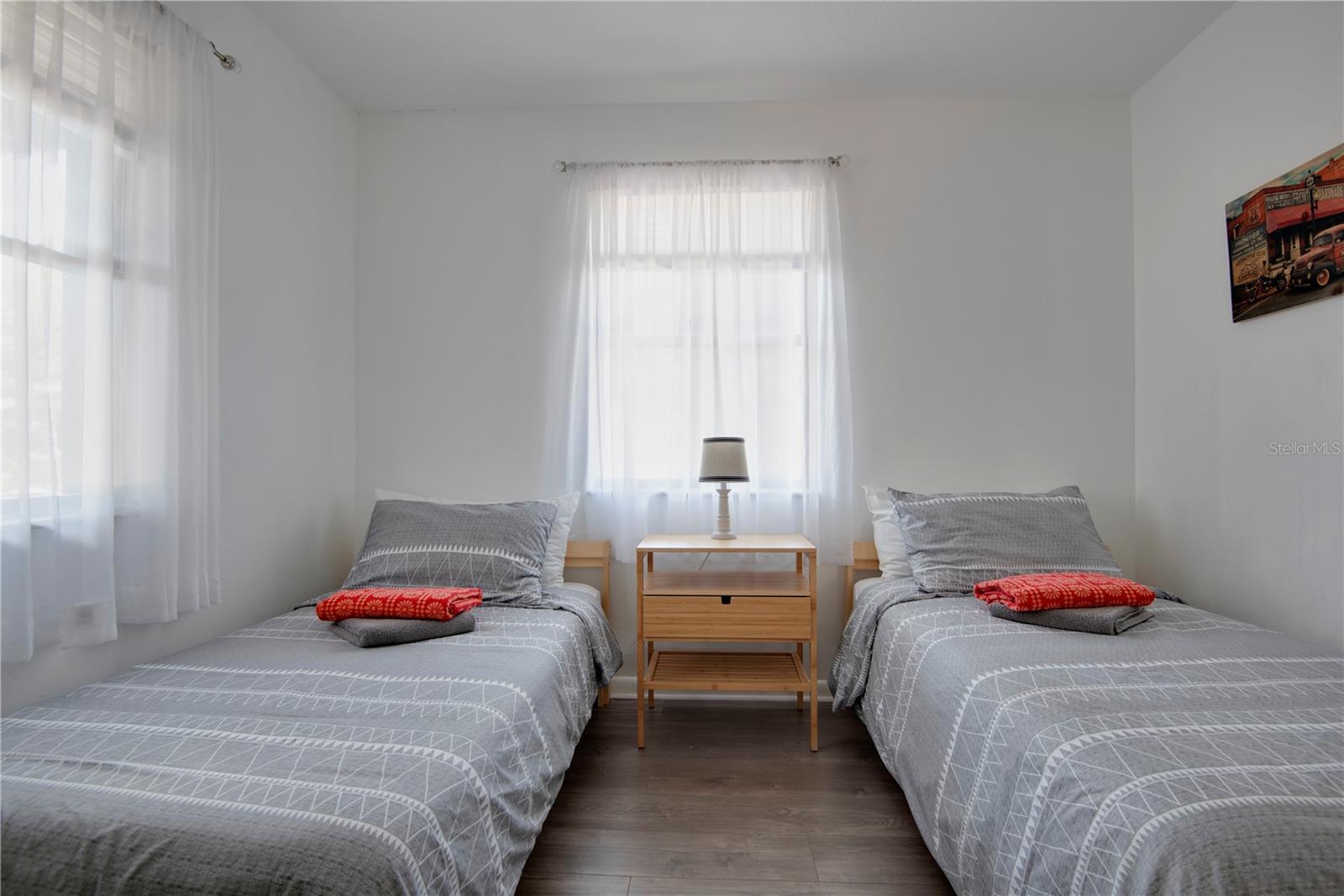 YEARWOOD-WADFORD-HAMILTON ADD TO LARGO - Residential