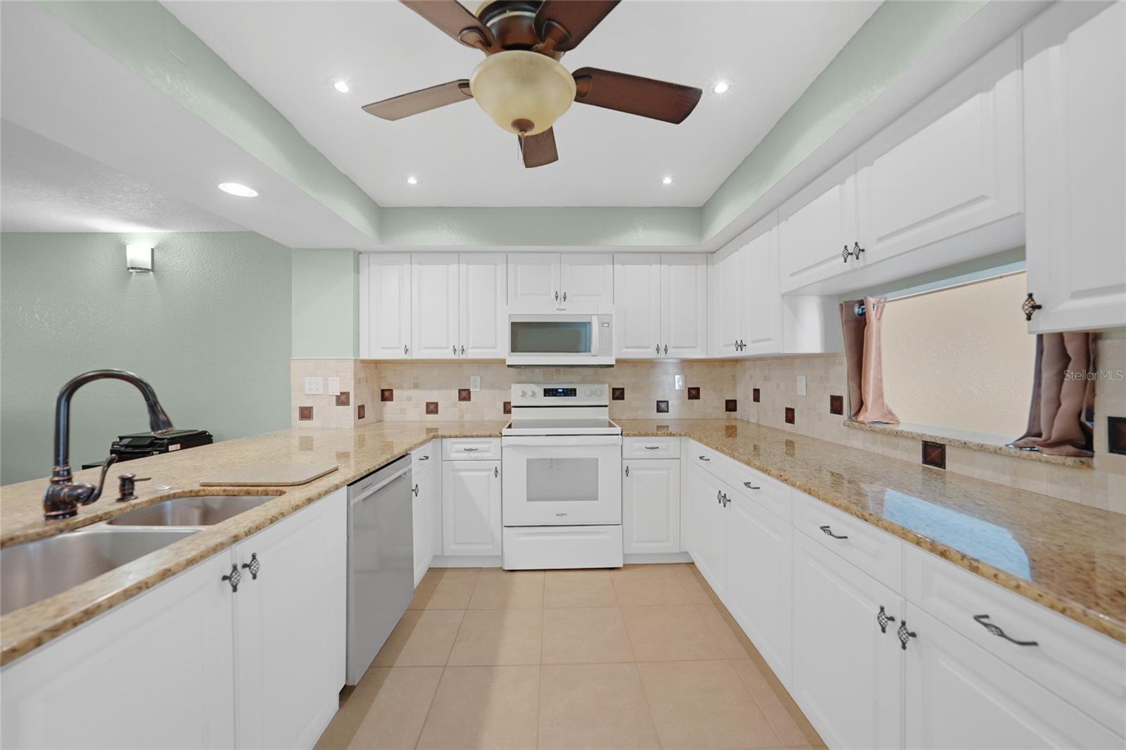 SEA ISLES CONDO - Residential Lease