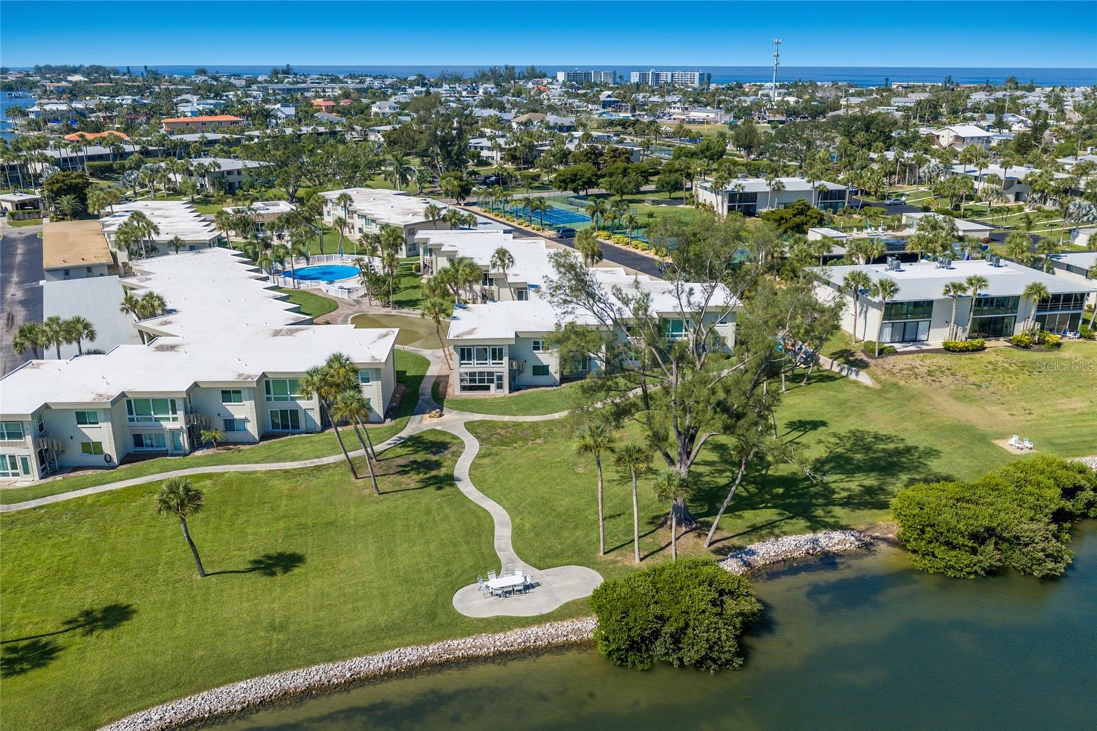 SHELL POINT UNIT IV - Residential