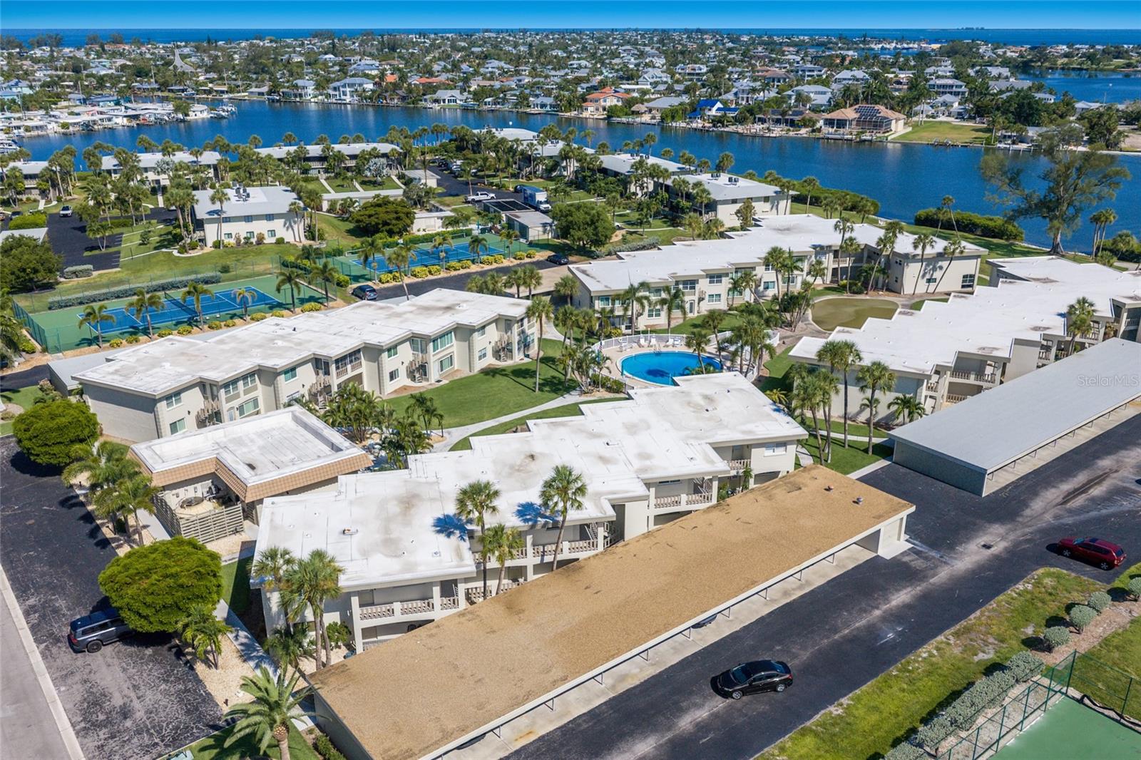 SHELL POINT UNIT IV - Residential