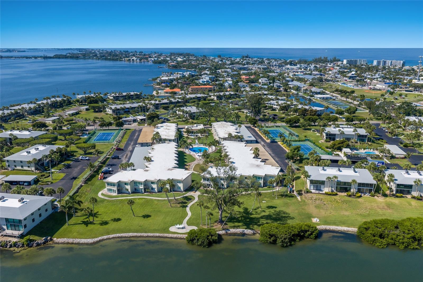 SHELL POINT UNIT IV - Residential