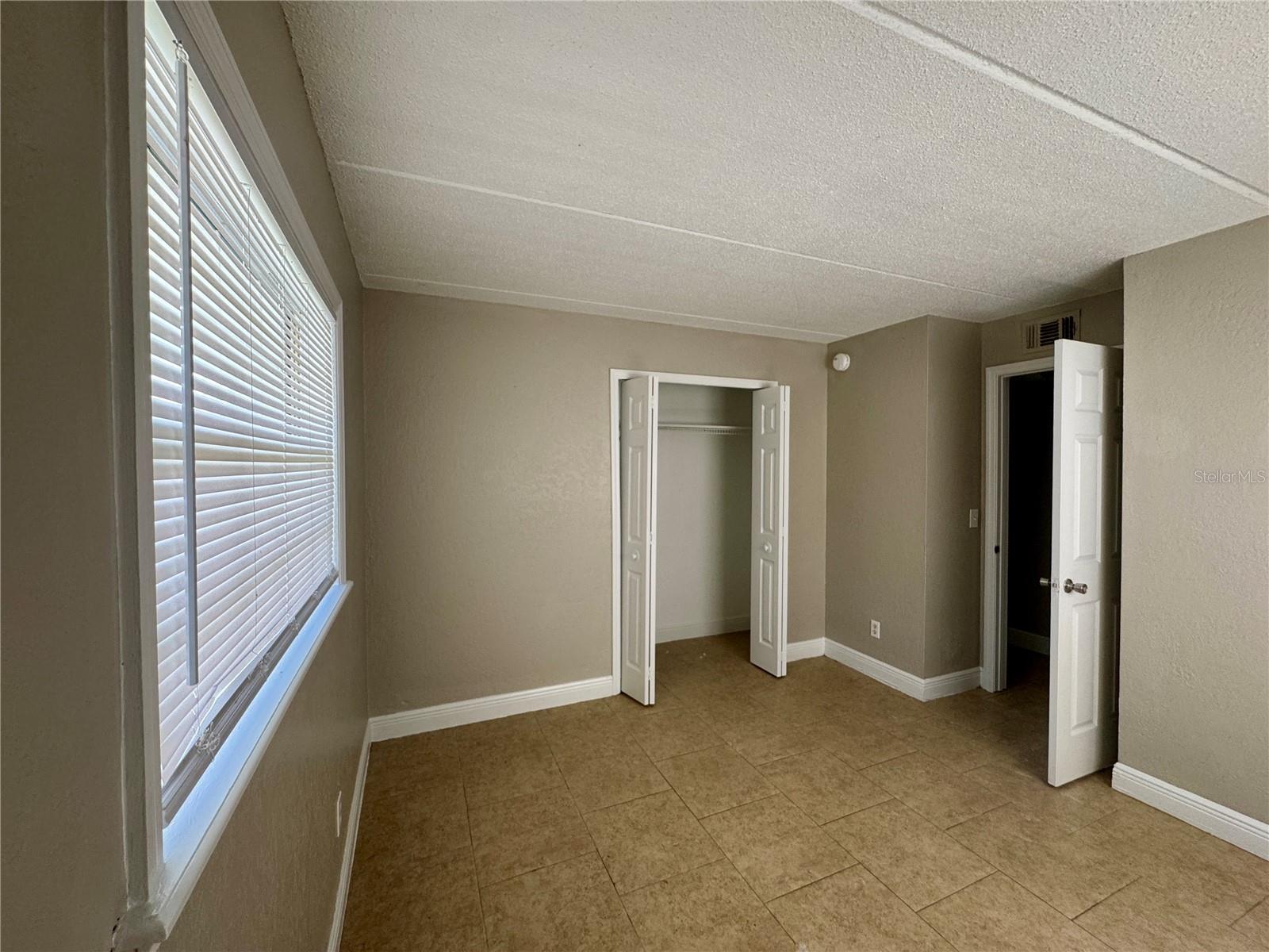 MOUNT DORA MOUNT DORA COMMONS CONDO - Residential