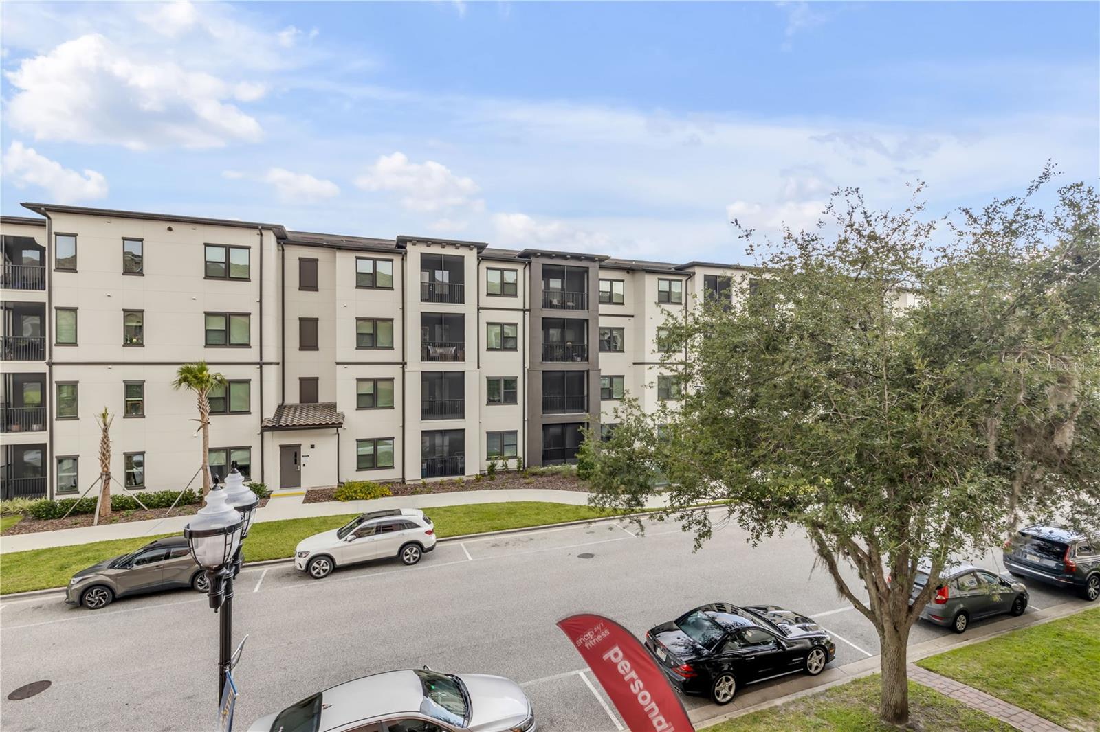 TUSCANY SQUARE 01 CONDO - Residential
