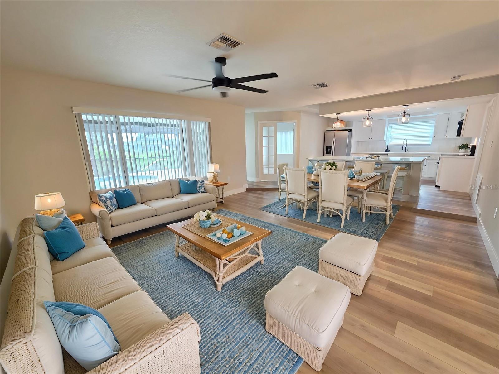 THE LAKES - Residential