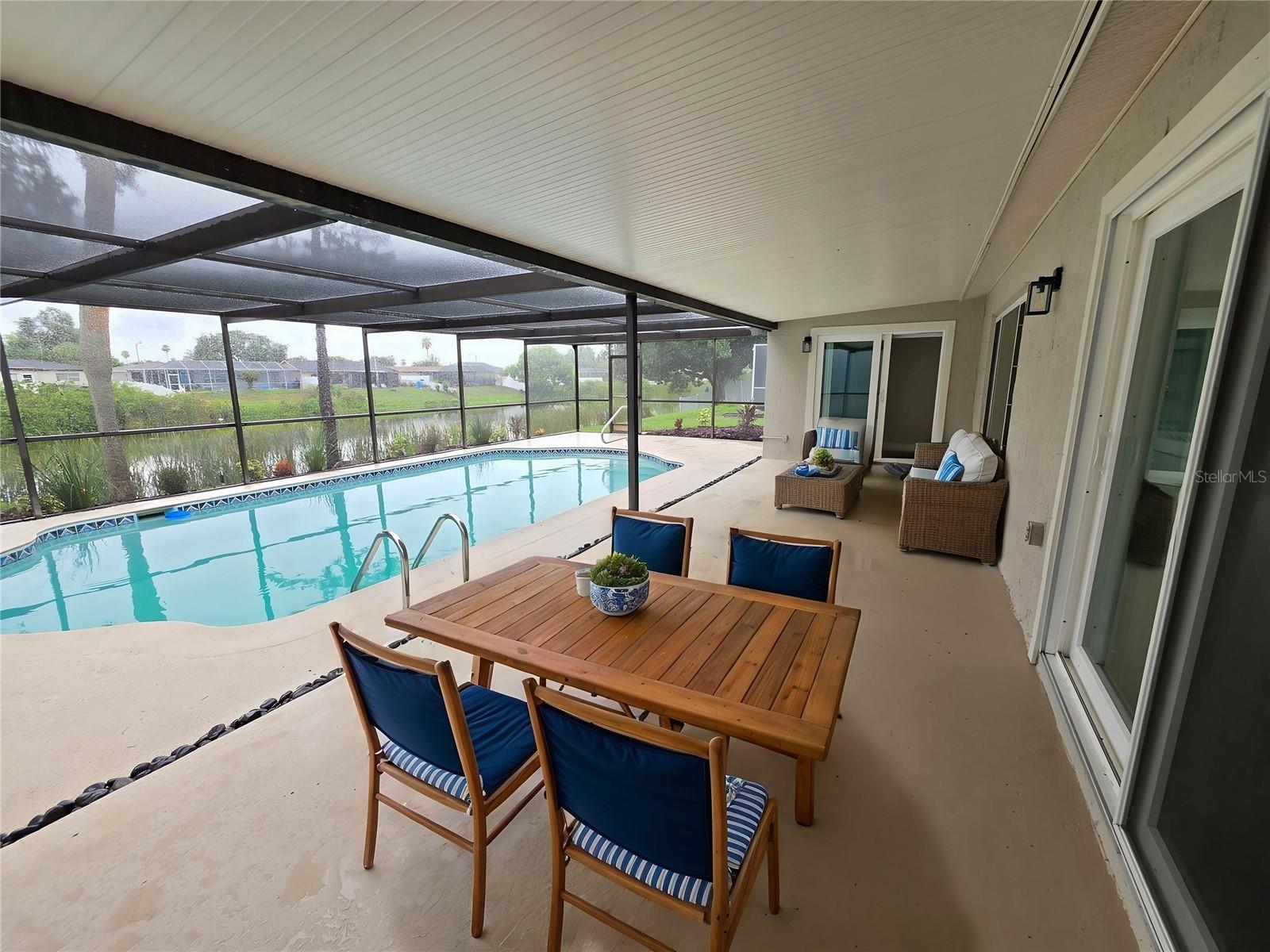 THE LAKES - Residential