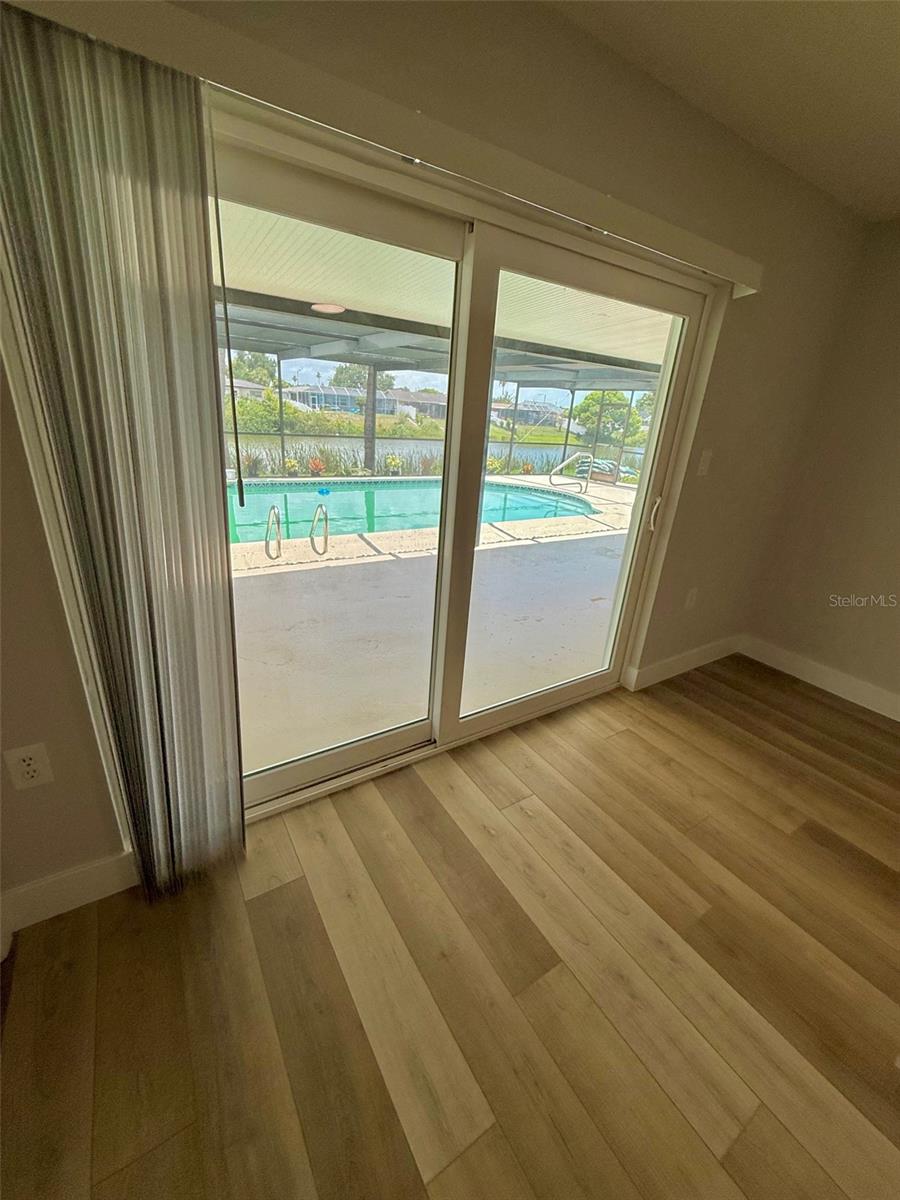 THE LAKES - Residential