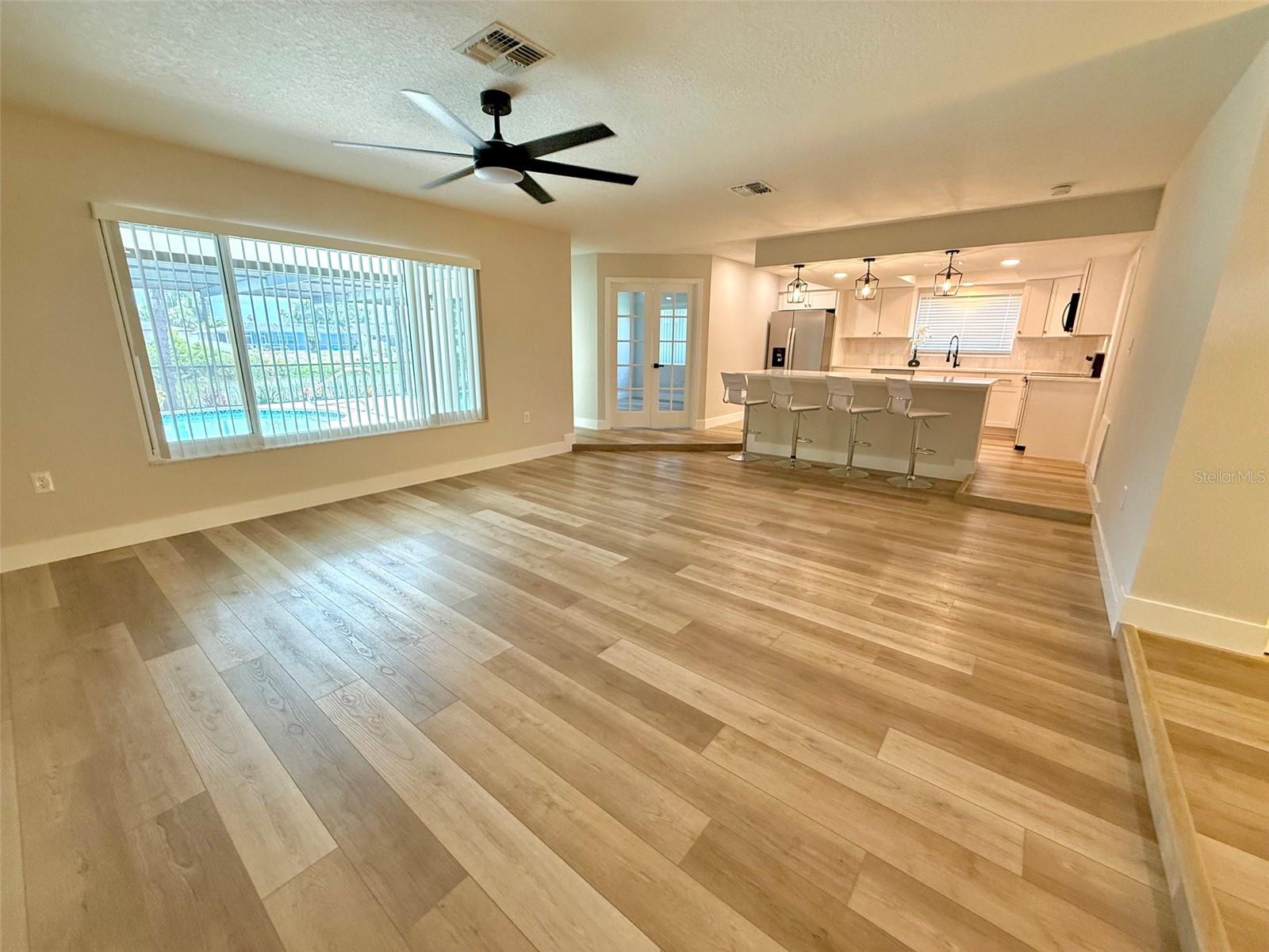 THE LAKES - Residential