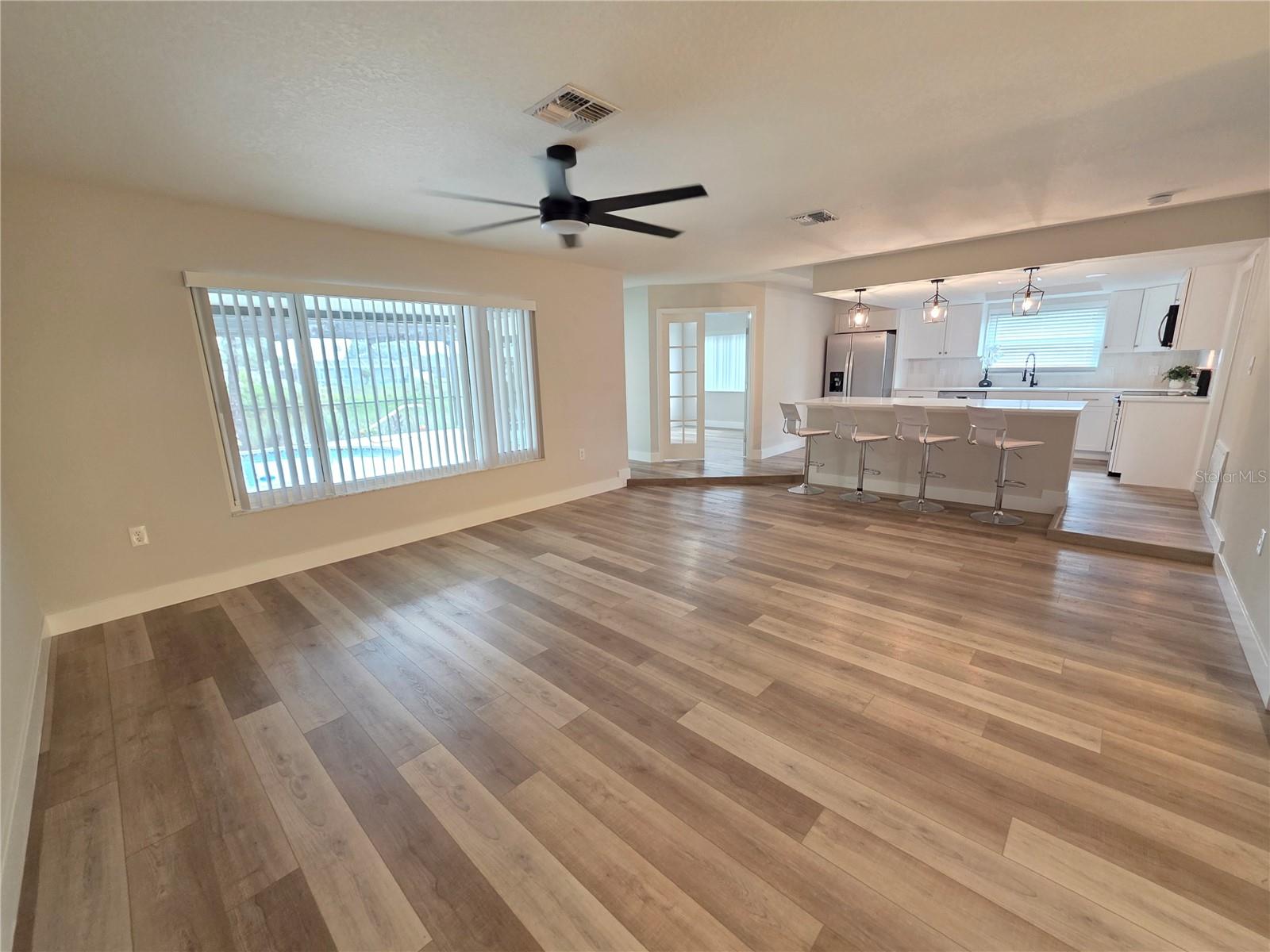 THE LAKES - Residential