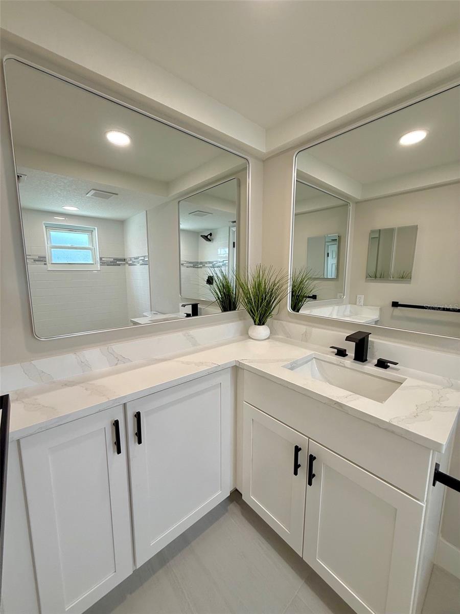 THE LAKES - Residential