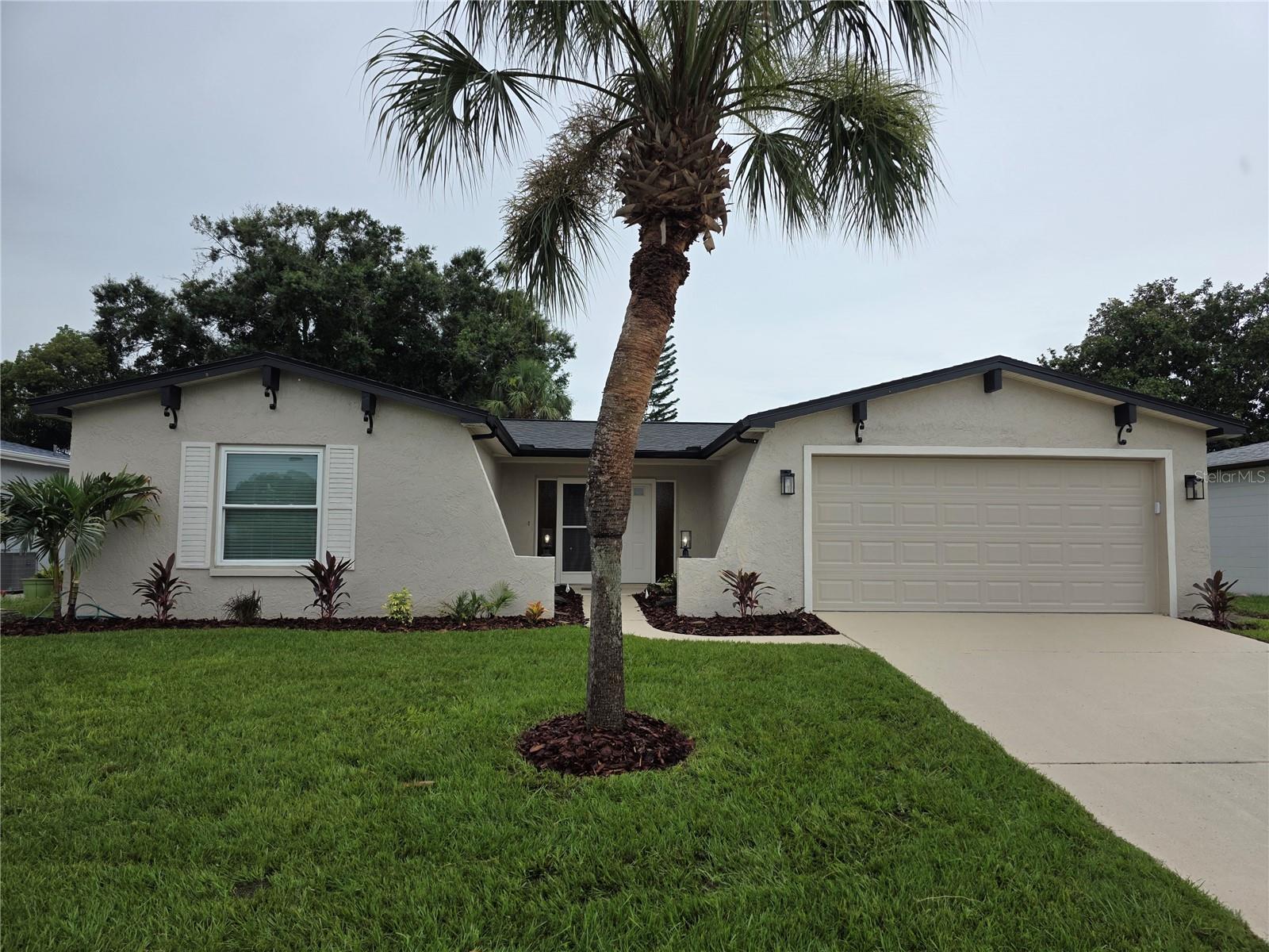 THE LAKES - Residential