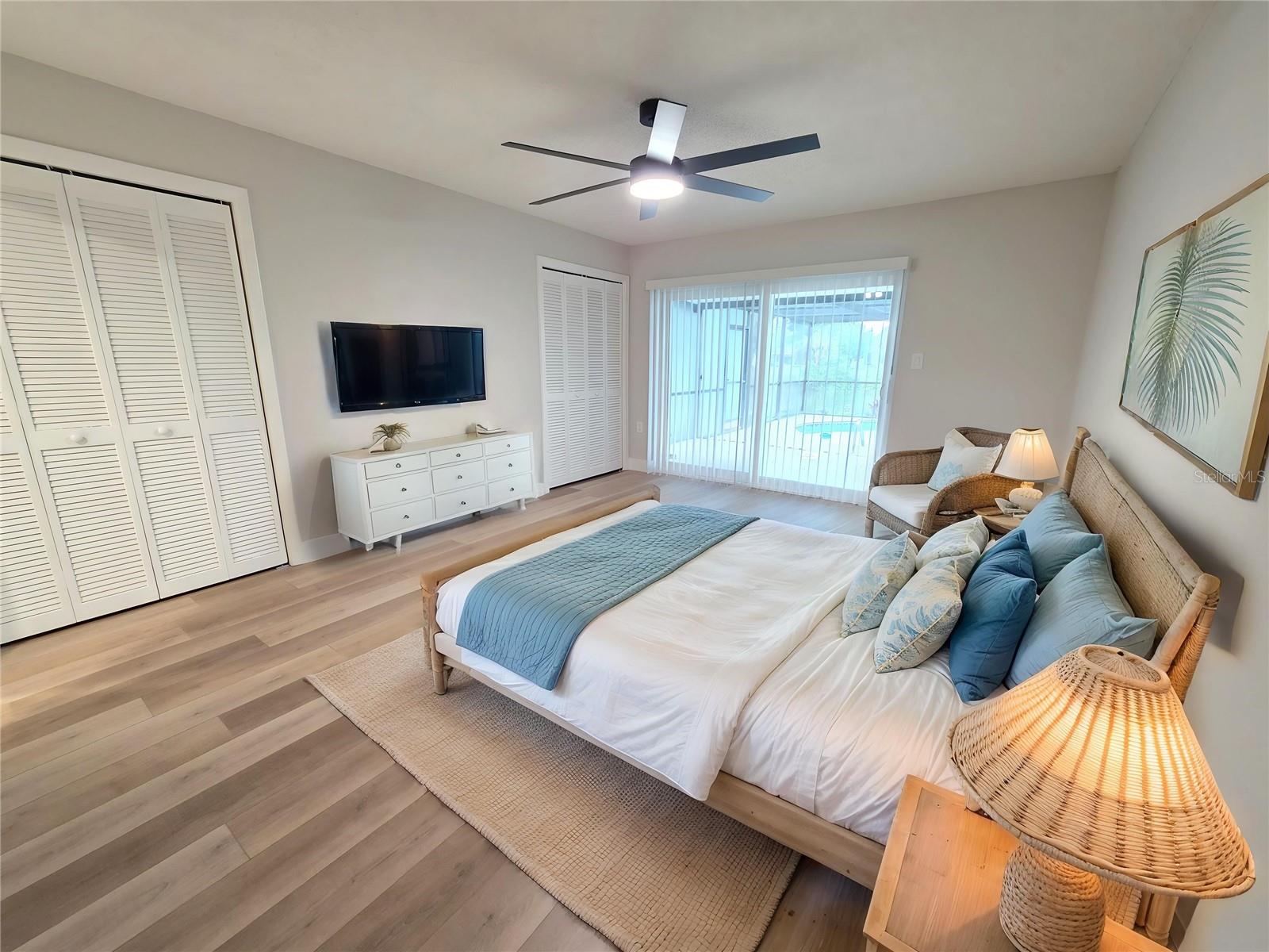 THE LAKES - Residential