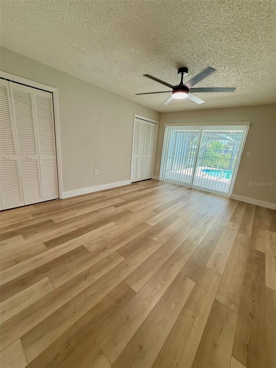 THE LAKES - Residential