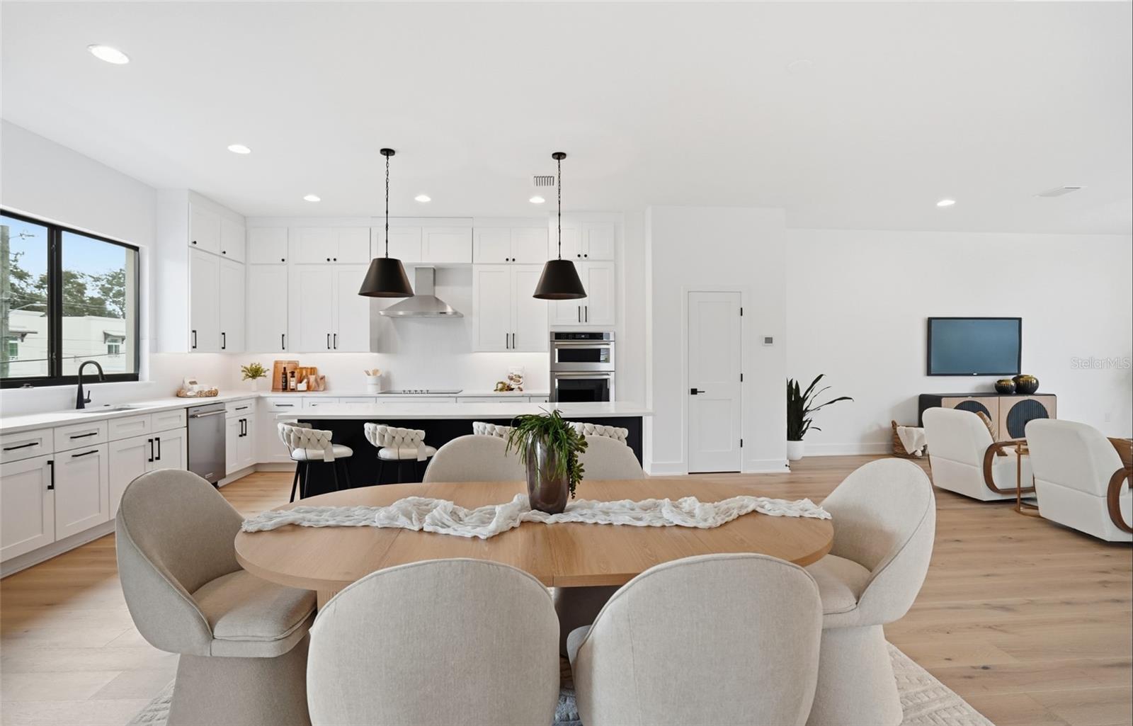 THE HARPER AND THE SAMSON - Residential Lease