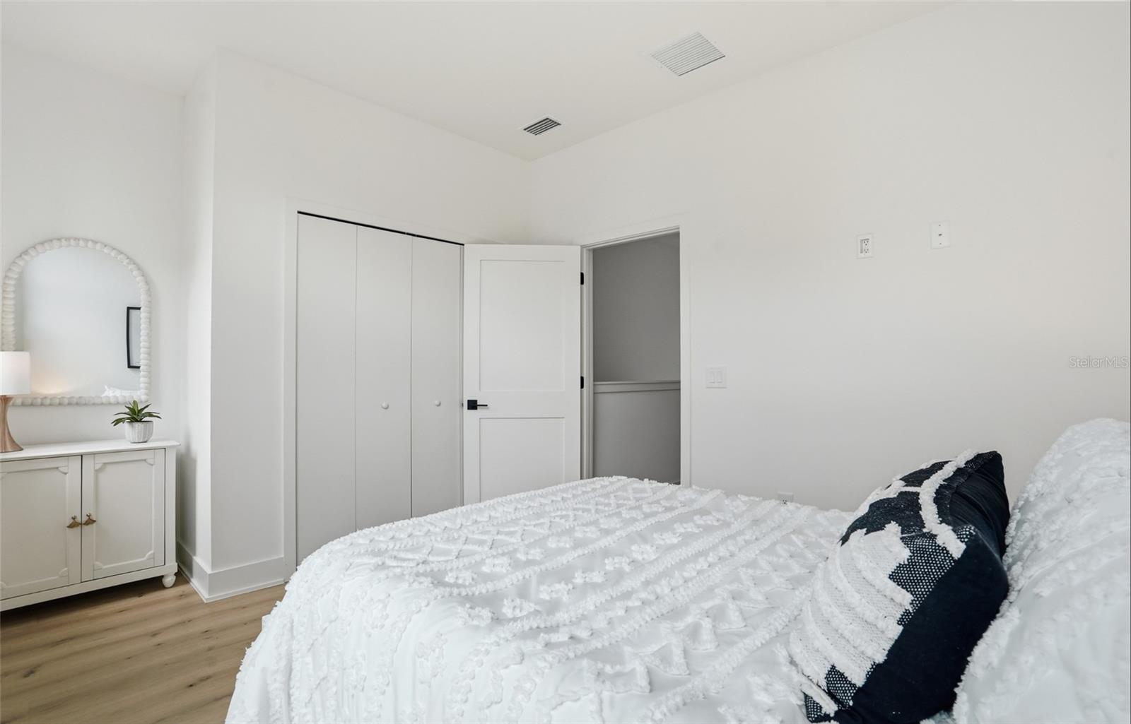 THE HARPER AND THE SAMSON - Residential Lease