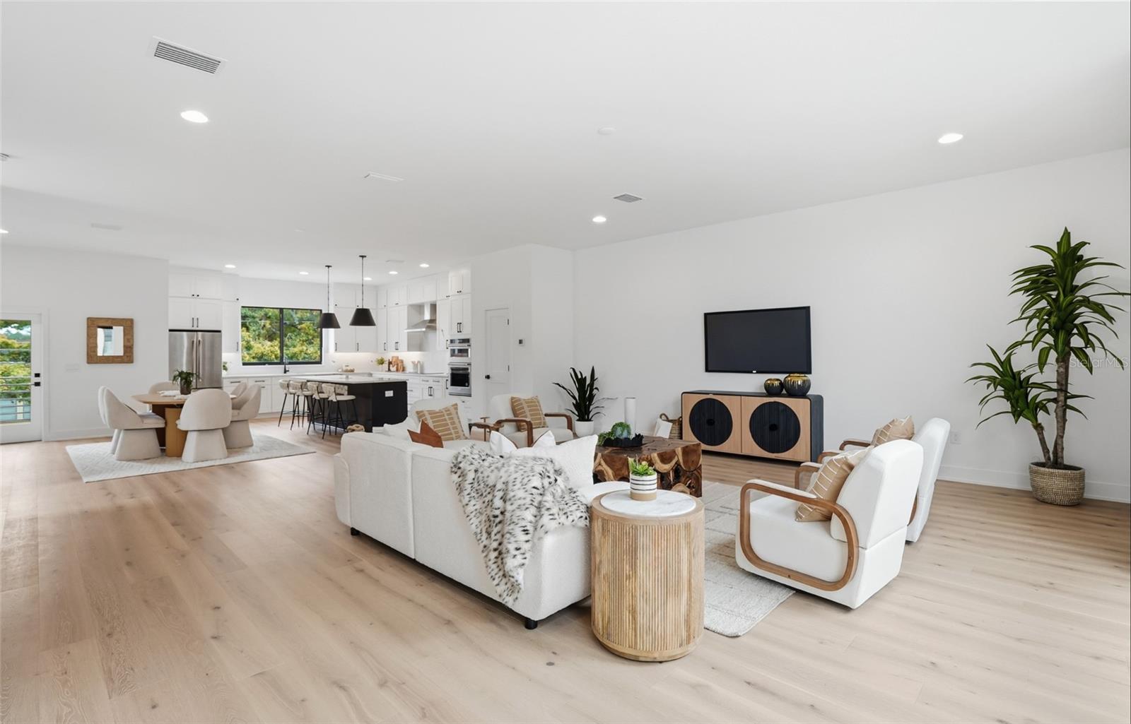 THE HARPER AND THE SAMSON - Residential Lease
