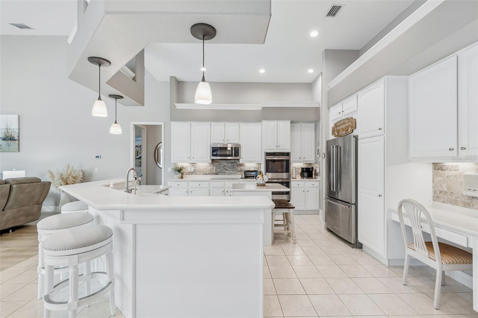 CRESCENT OAKS COUNTRY CLUB REGENCY PH 2 - Residential