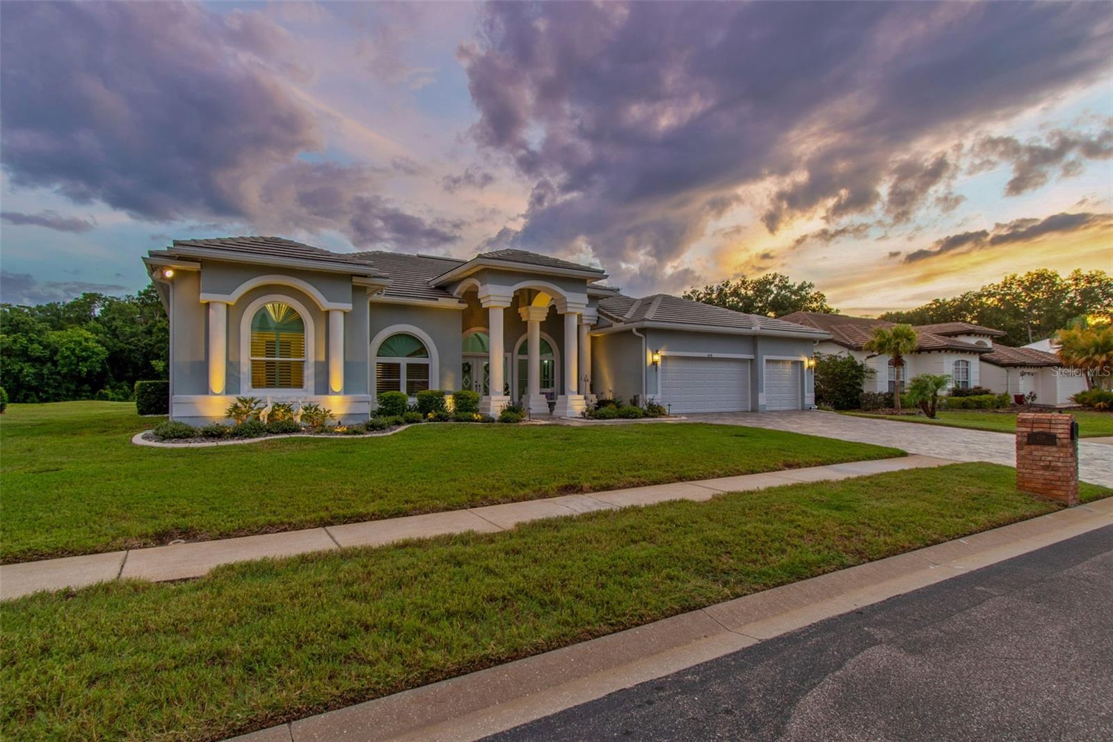CRESCENT OAKS COUNTRY CLUB REGENCY PH 2 - Residential