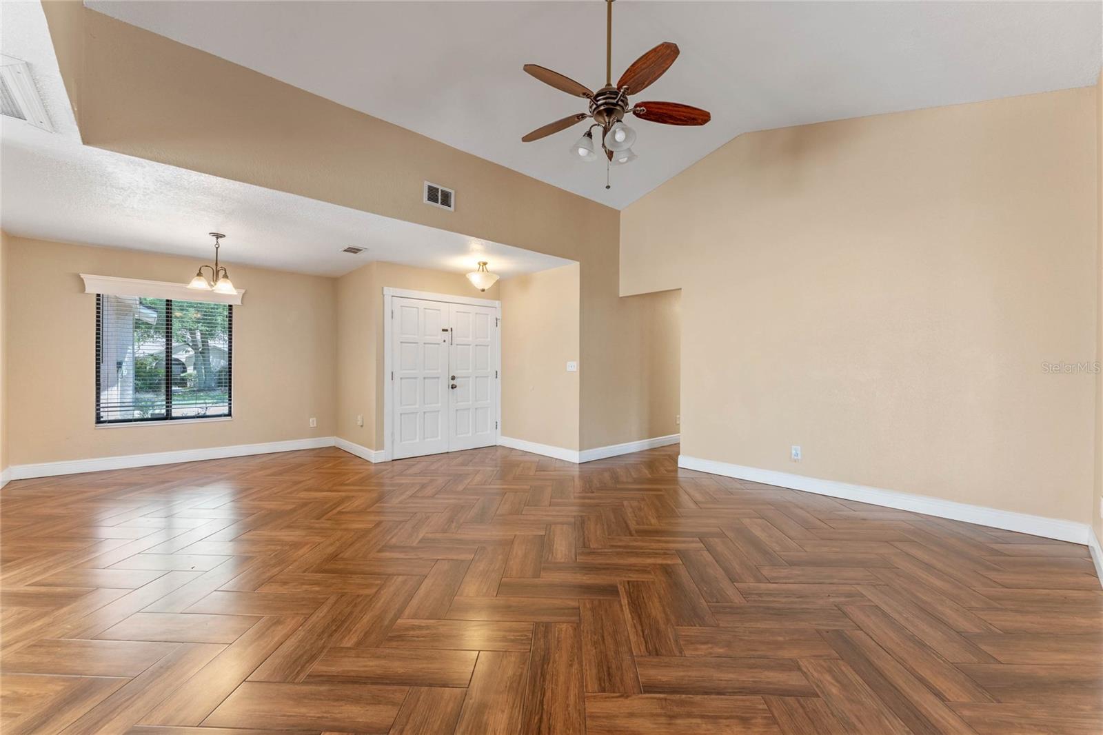 GREENWOOD LAKES - Residential